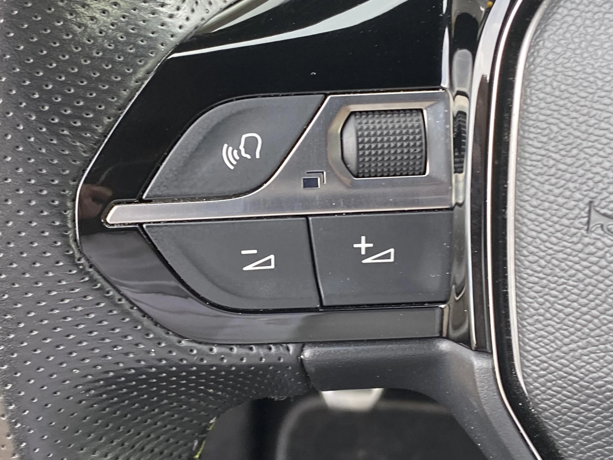 Peugeot-208-image-13