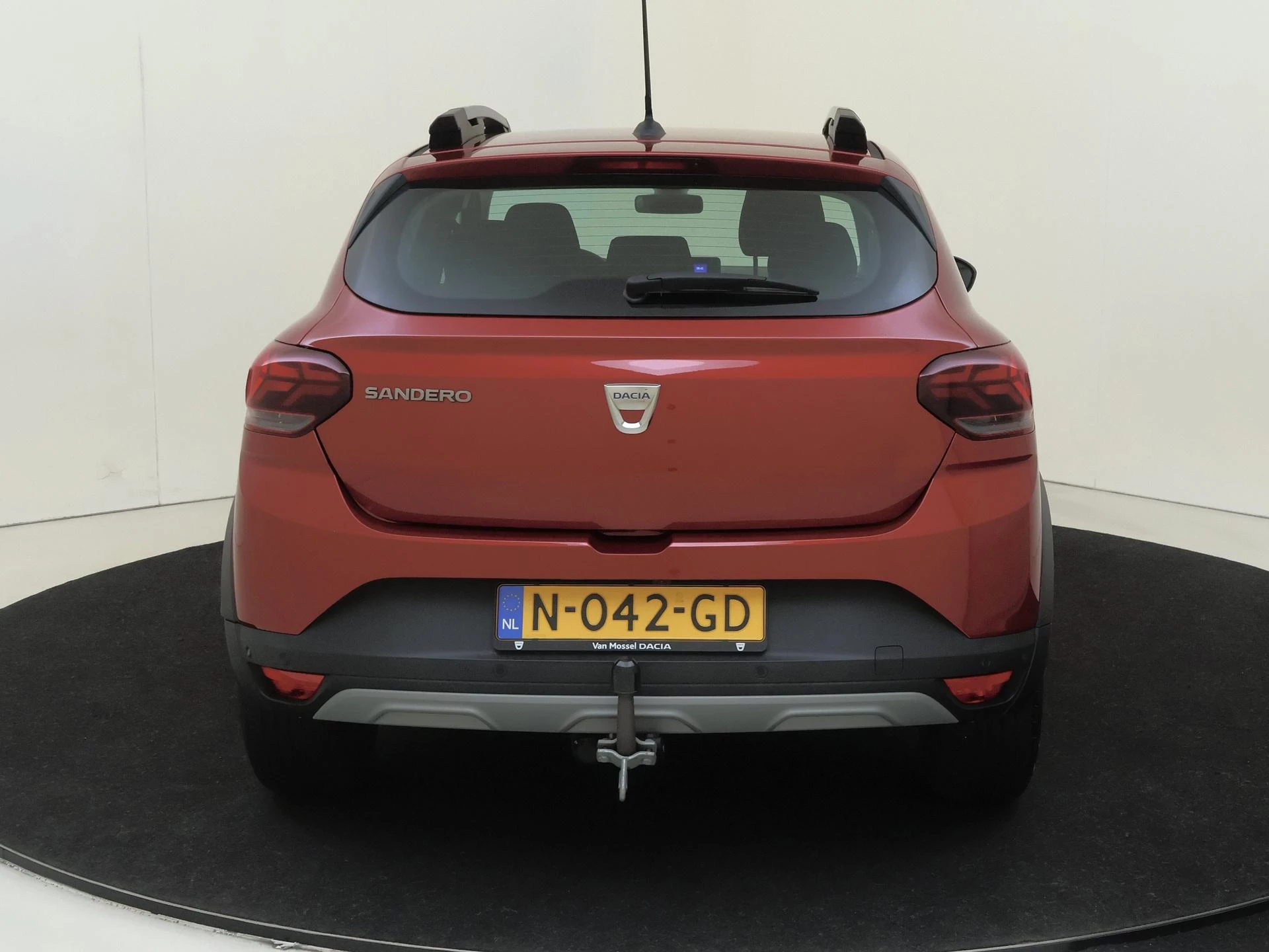 Dacia-Sandero Stepway-image-6