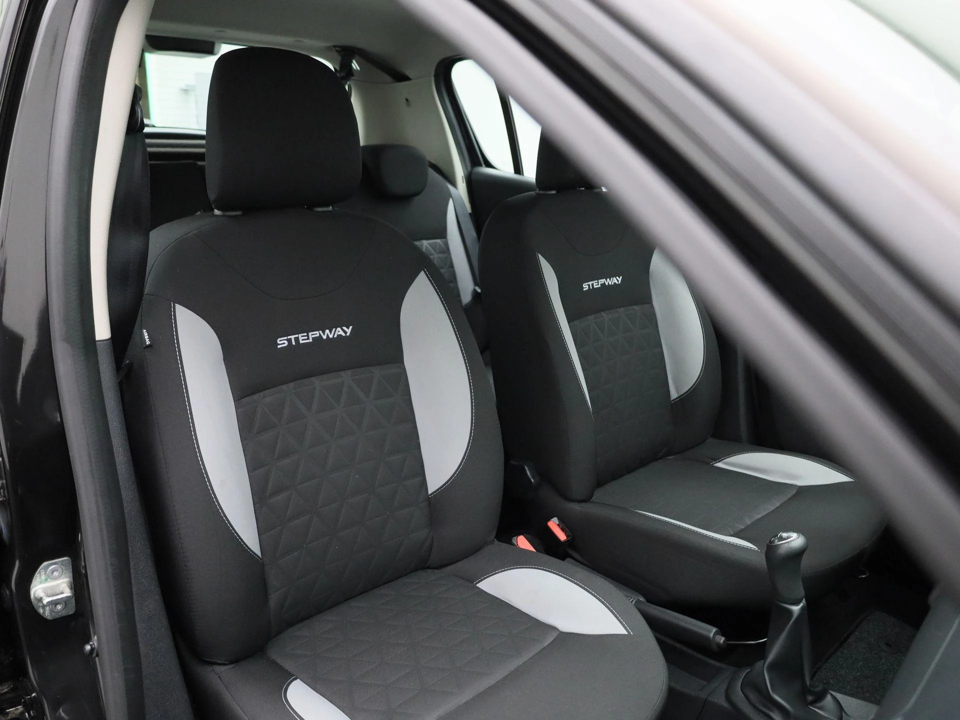 Dacia-Sandero Stepway-image-31