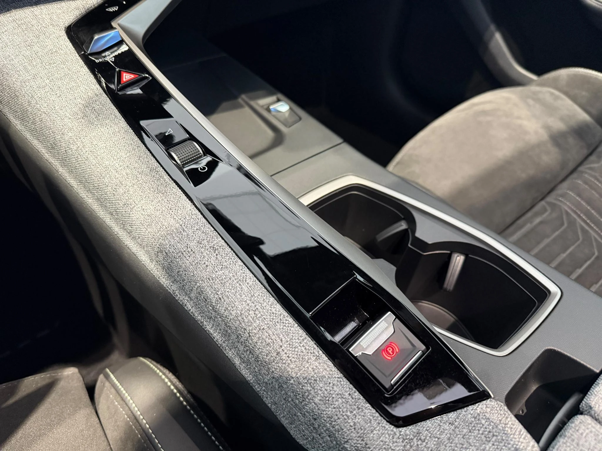 Peugeot-e-3008-image-26