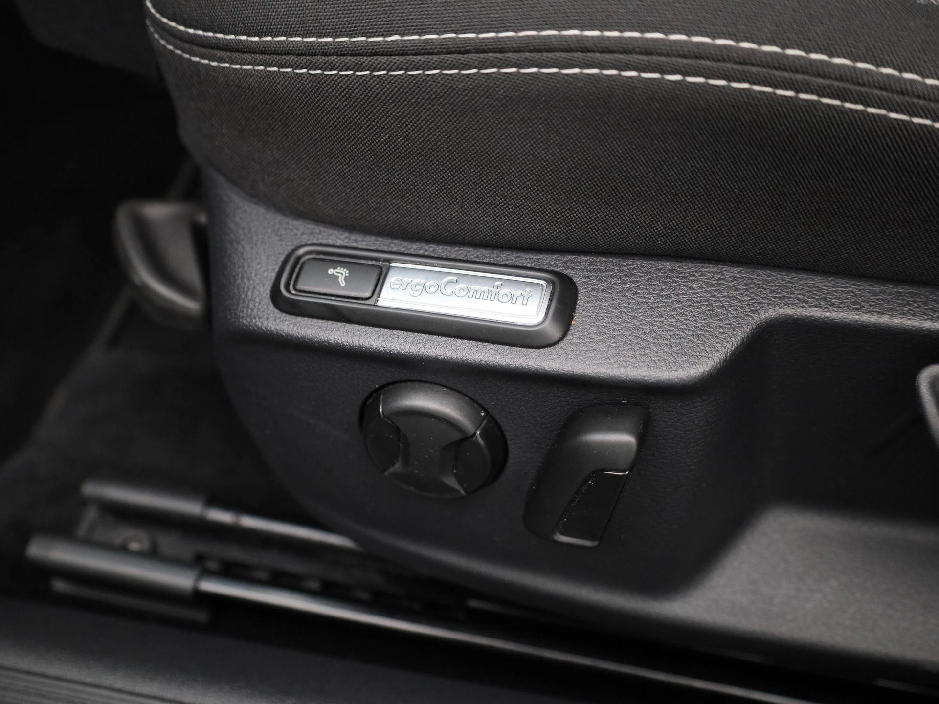 Volkswagen-Passat-image-31