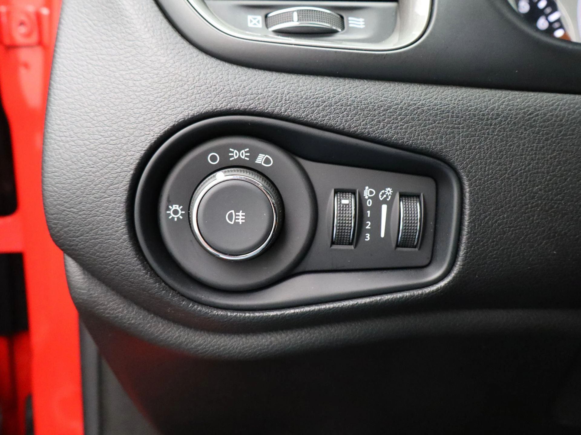 Jeep-Renegade-image-21