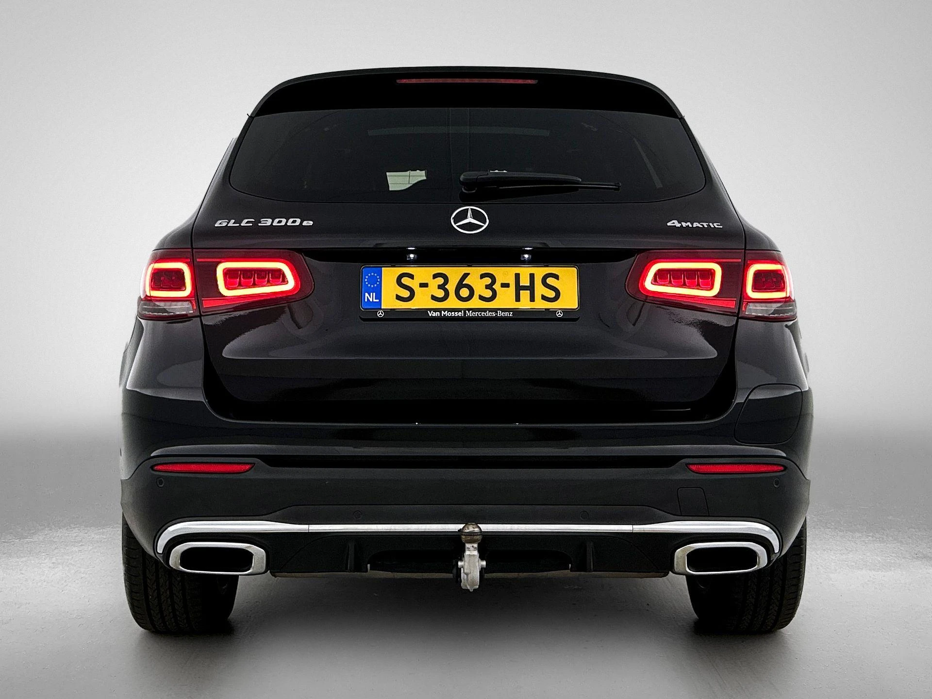 Mercedes-Benz-GLC-image-2