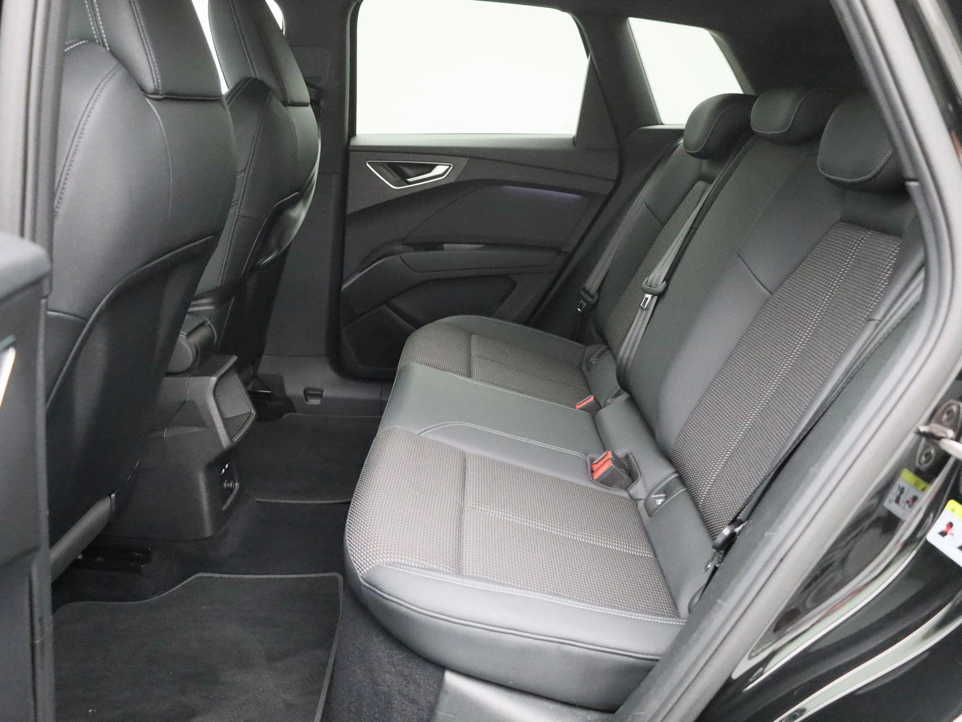 Audi-Q4 e-tron-image-10