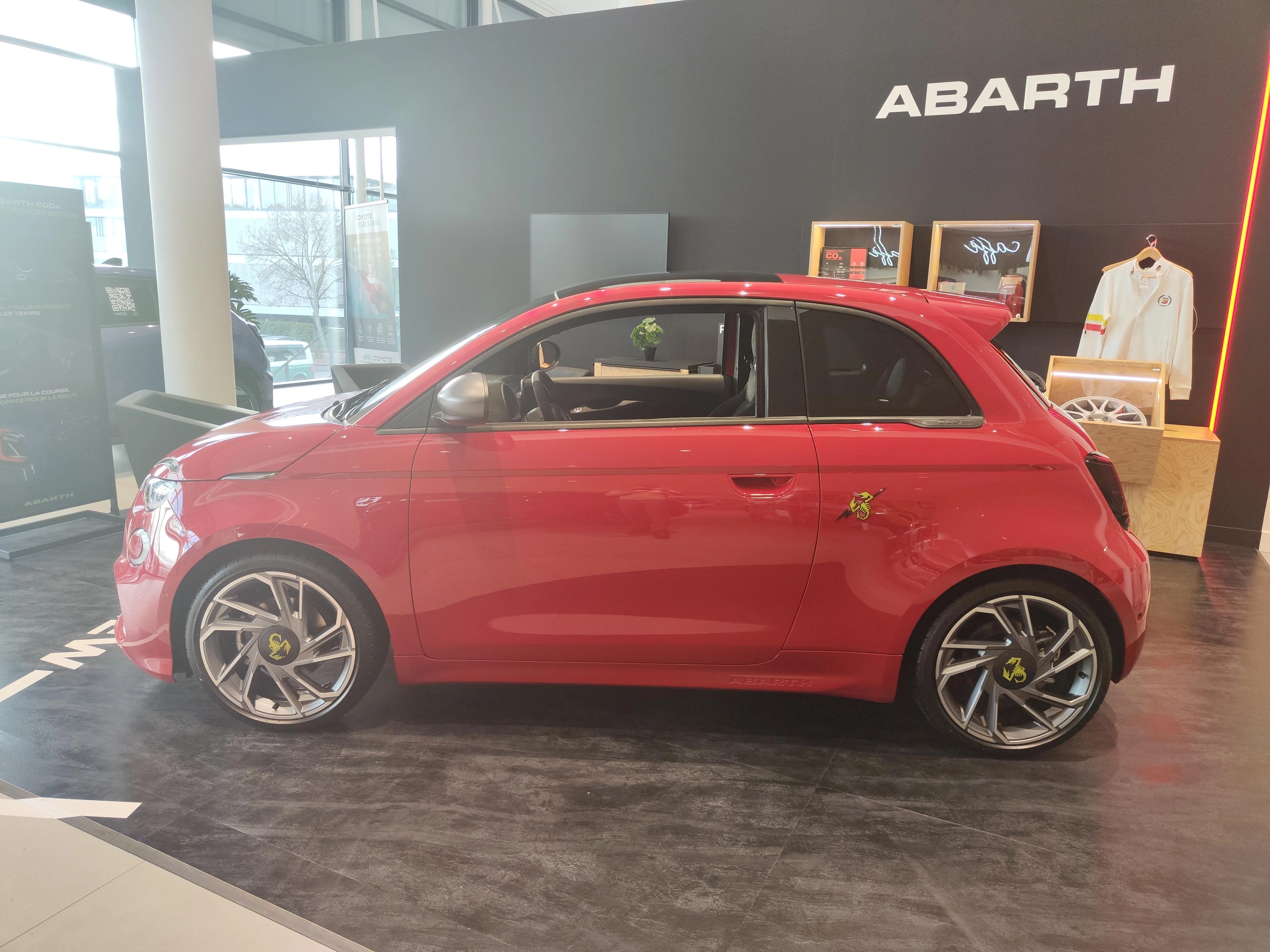 Abarth-500e-image-3