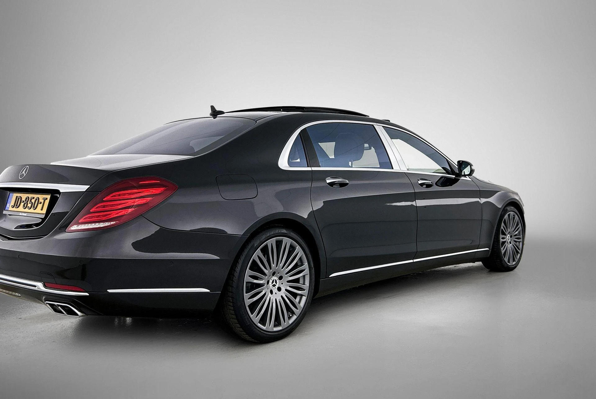 Mercedes-Benz-S-Klasse-image-3