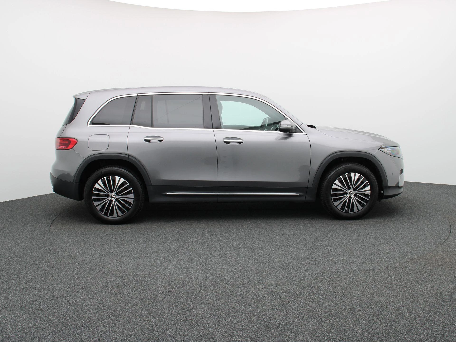 Mercedes-Benz EQB 300 Luxury Line 4Matic + CARPLAY + ELECTRIC ART ADVANCED PLUS +