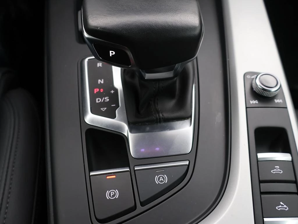 Audi A5 Cabriolet Audi A5 Cabriolet S-LINE 35TFSI 150PK *AUTOMAAT*NEKVERWARMING*LEDER*NAVI*APP CONNECT*BLTH*CRUISE*DIGITAL DASHBOARD*...