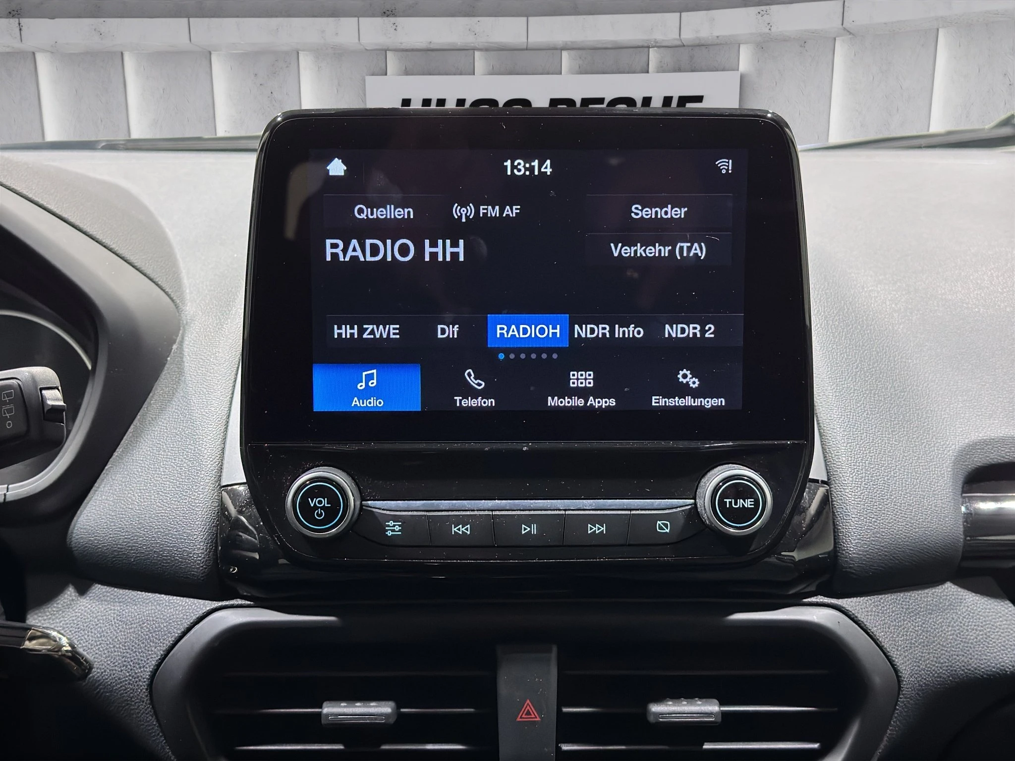 Ford EcoSport Titanium 1.0 EcoBoost 92kW Sports Utility Vehicle. 5-türig