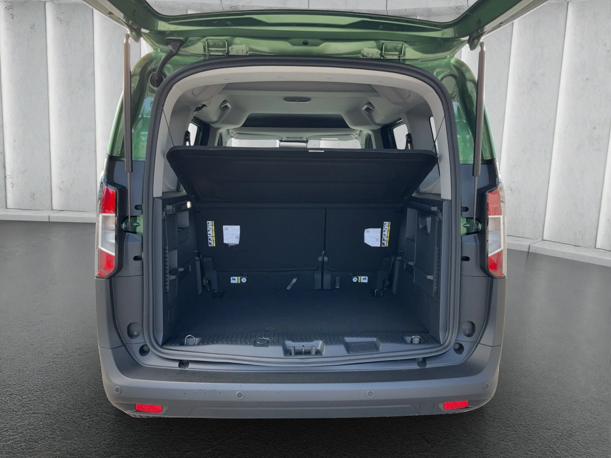 Ford-Tourneo Courier-image-17