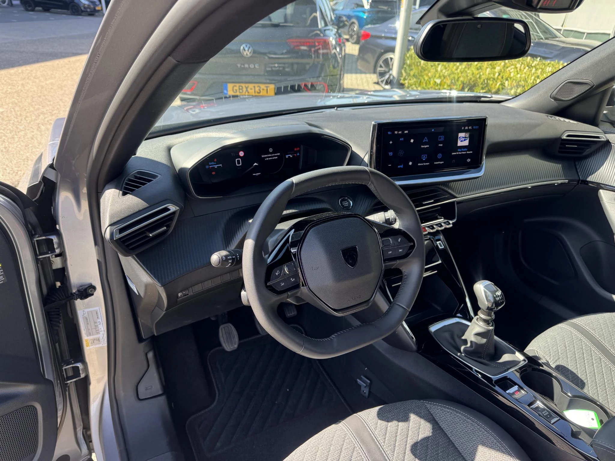 Peugeot-2008-image-17