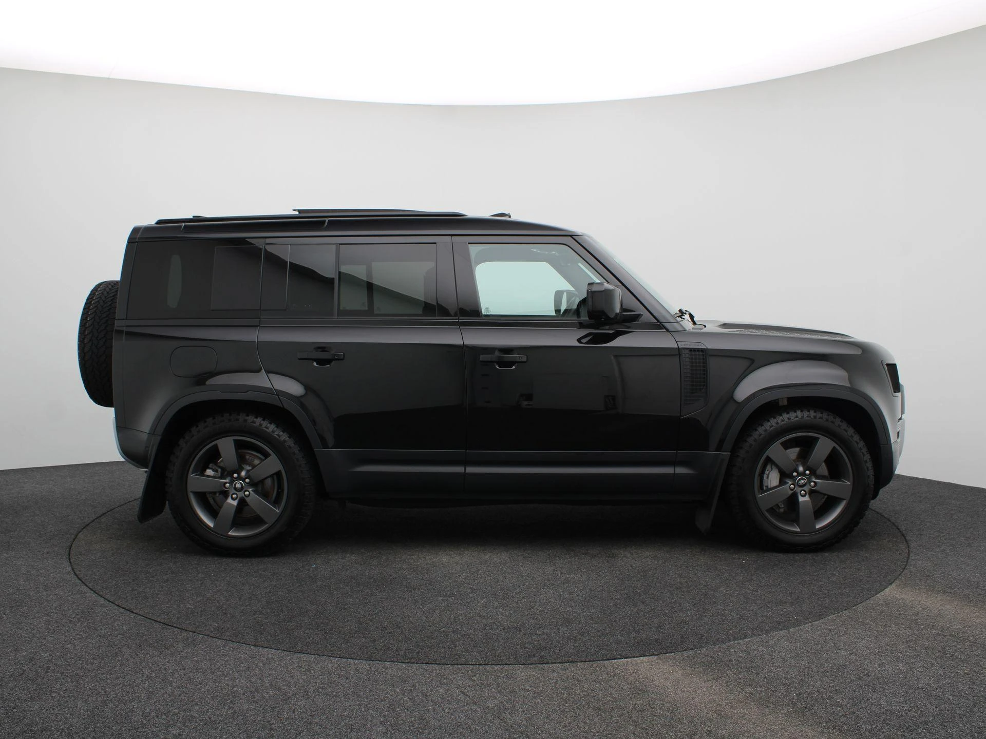 Land Rover-Defender-image-5