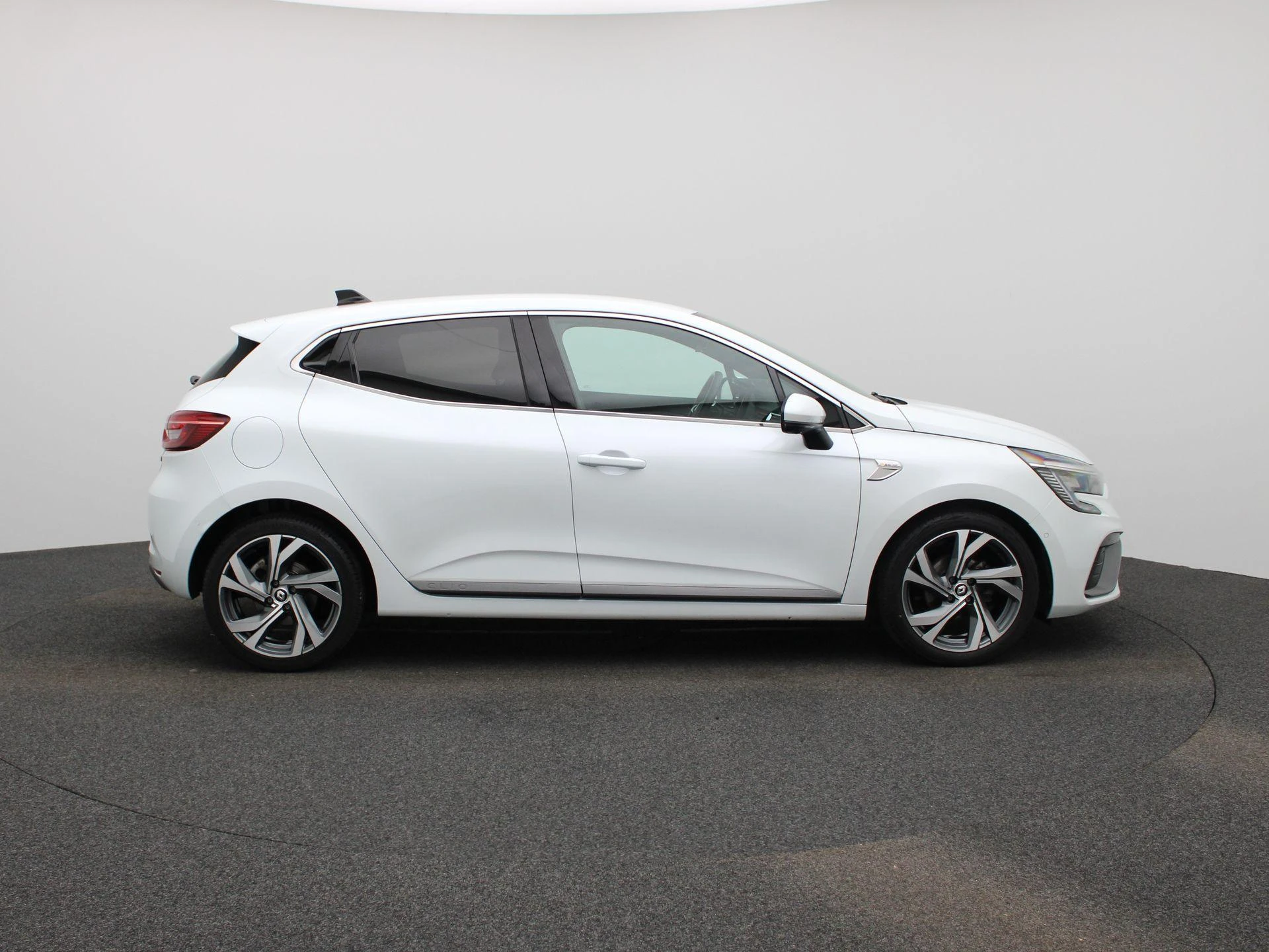 Renault-Clio-image-6