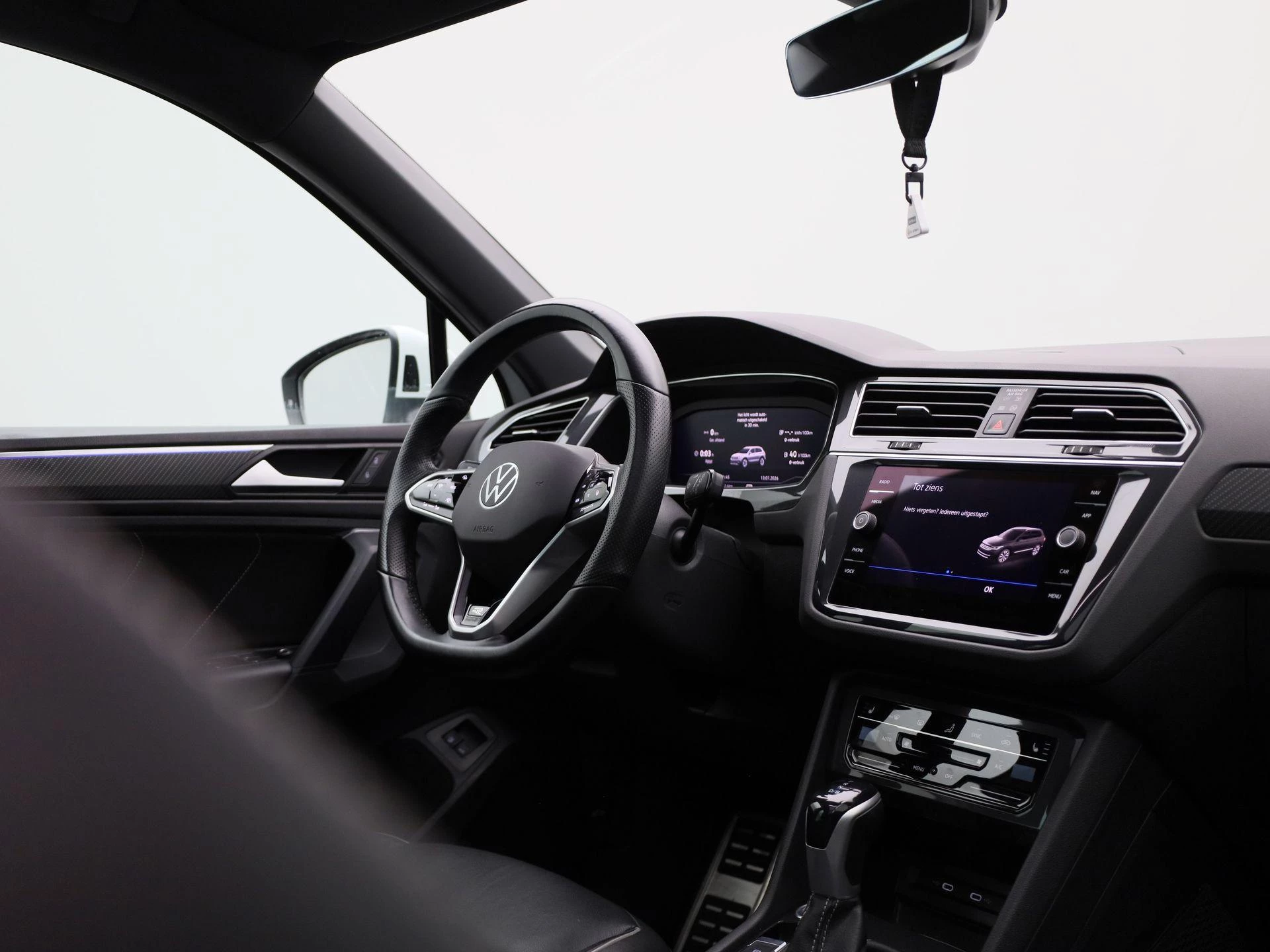 Volkswagen-Tiguan-image-43