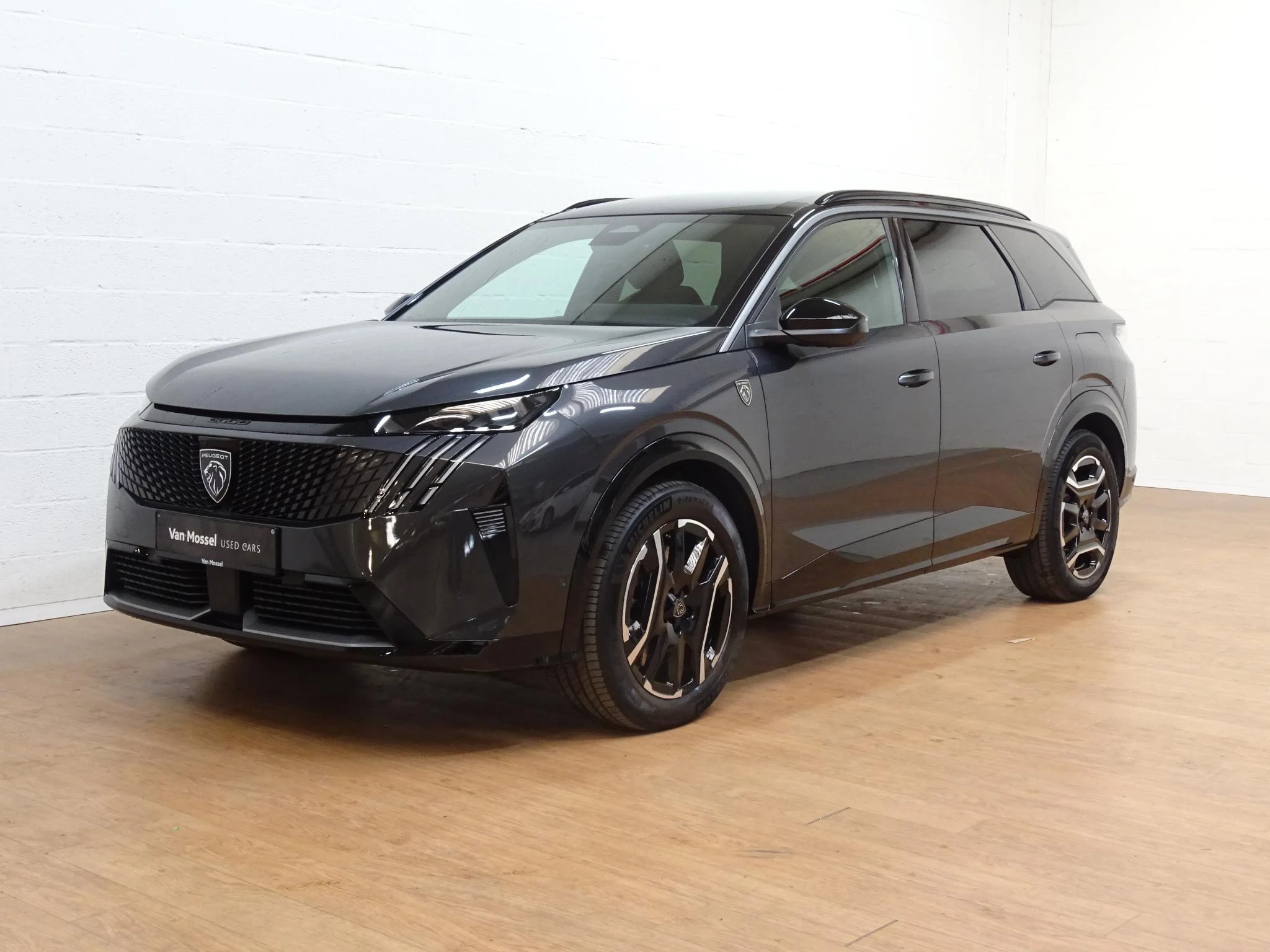 Peugeot-e-5008-image-4