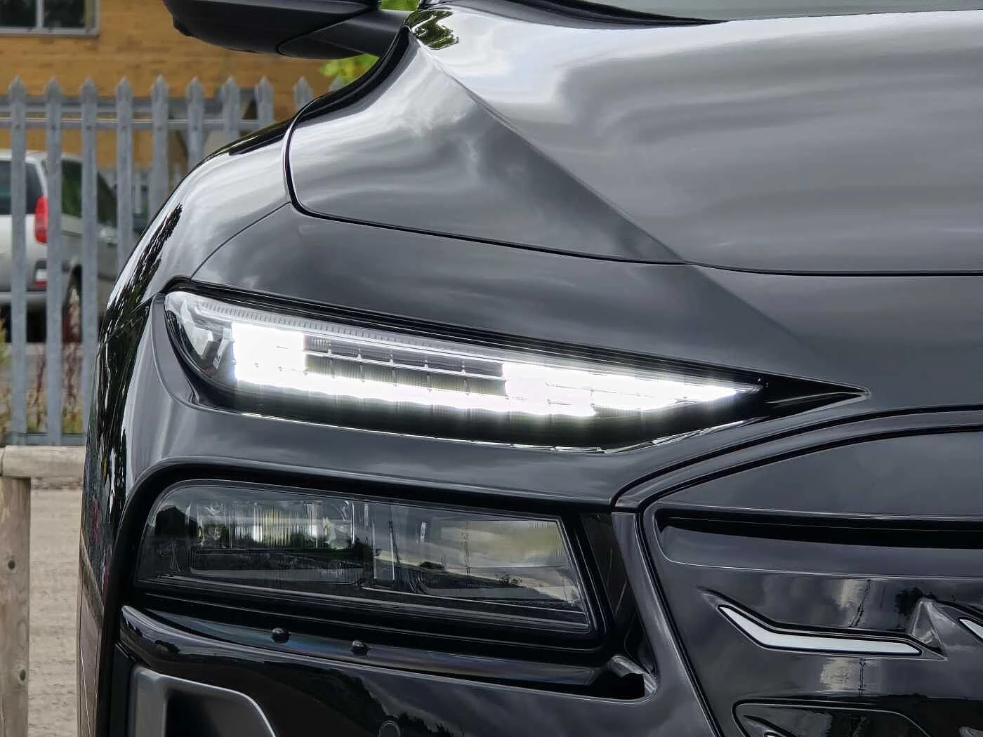 Audi-A6 Avant e-tron-image-12