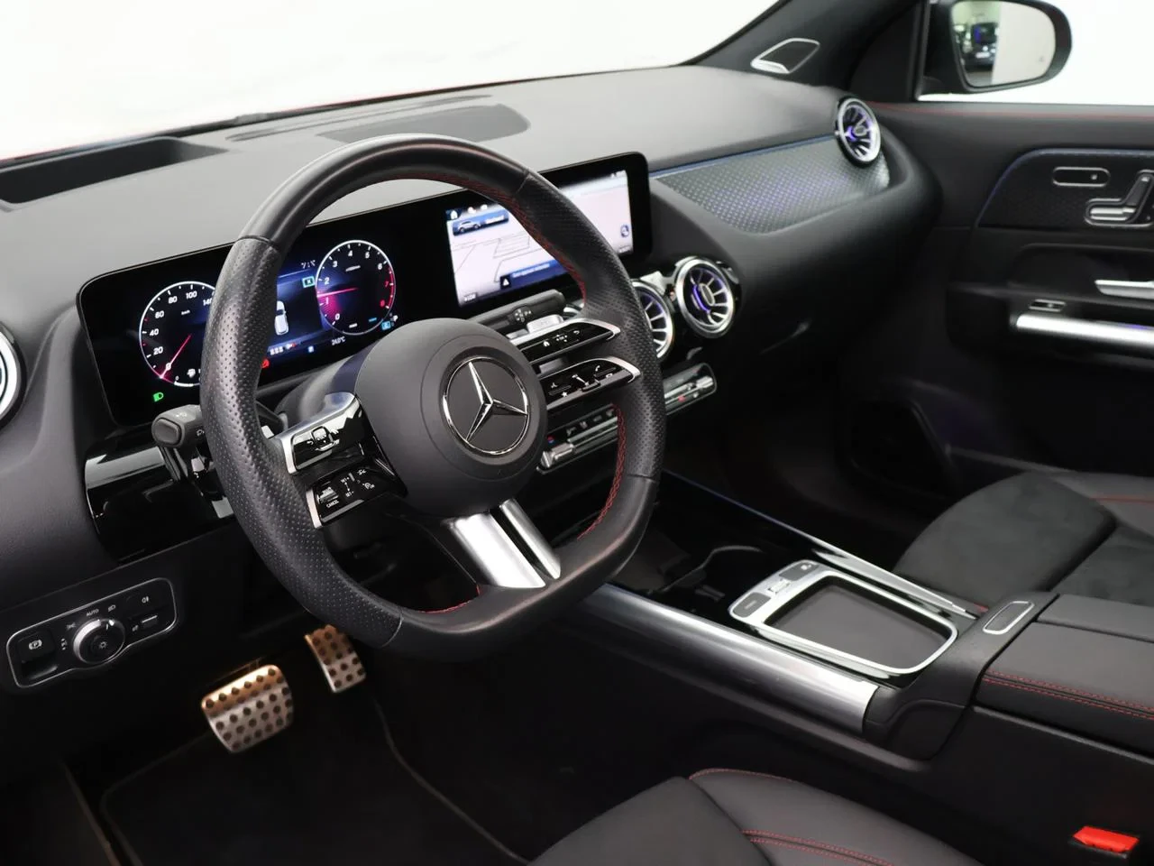 Mercedes-Benz-GLA-image-10