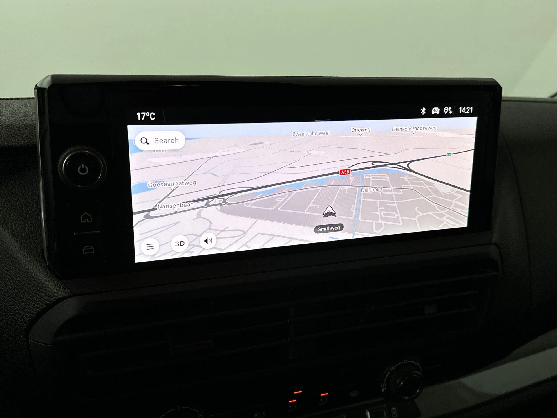 Opel-Vivaro-image-14
