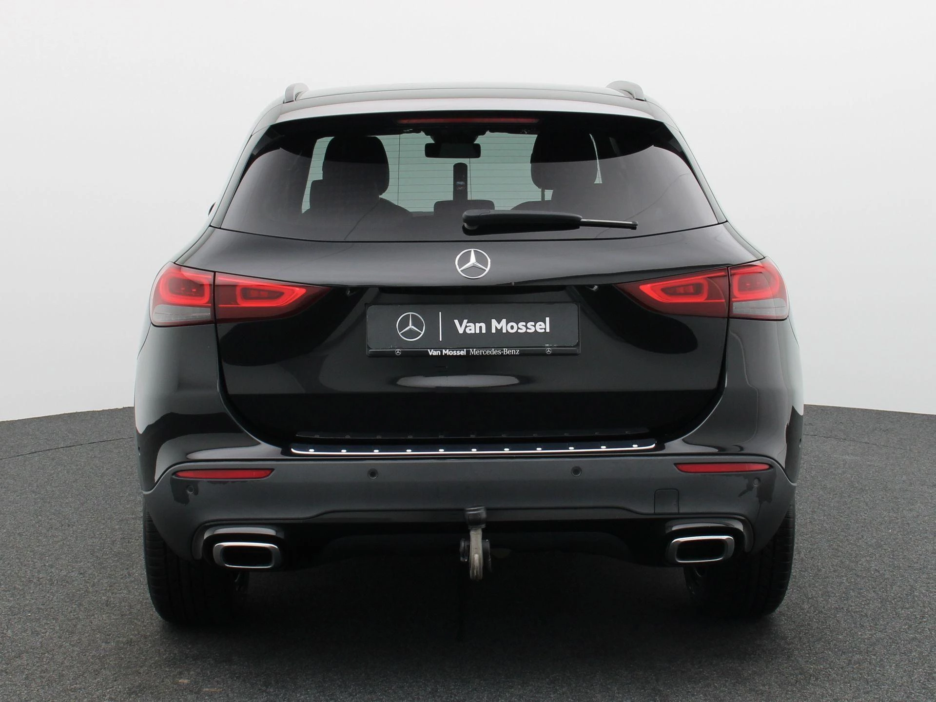 Mercedes-Benz GLA 180 Business Line + TREKHAAK + LED + CAMERA +