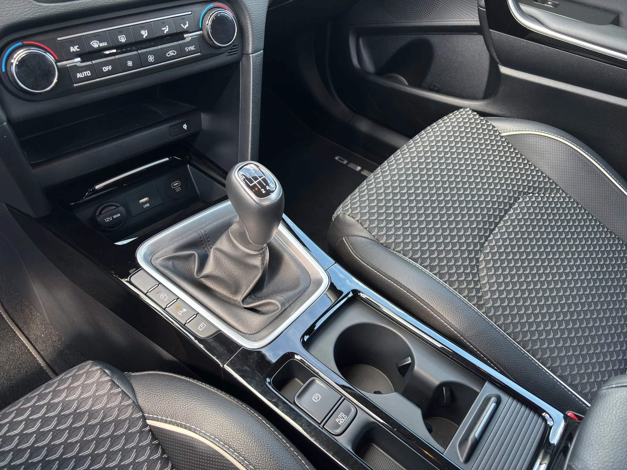 Kia Ceed Navi / Kamera / Tempo
