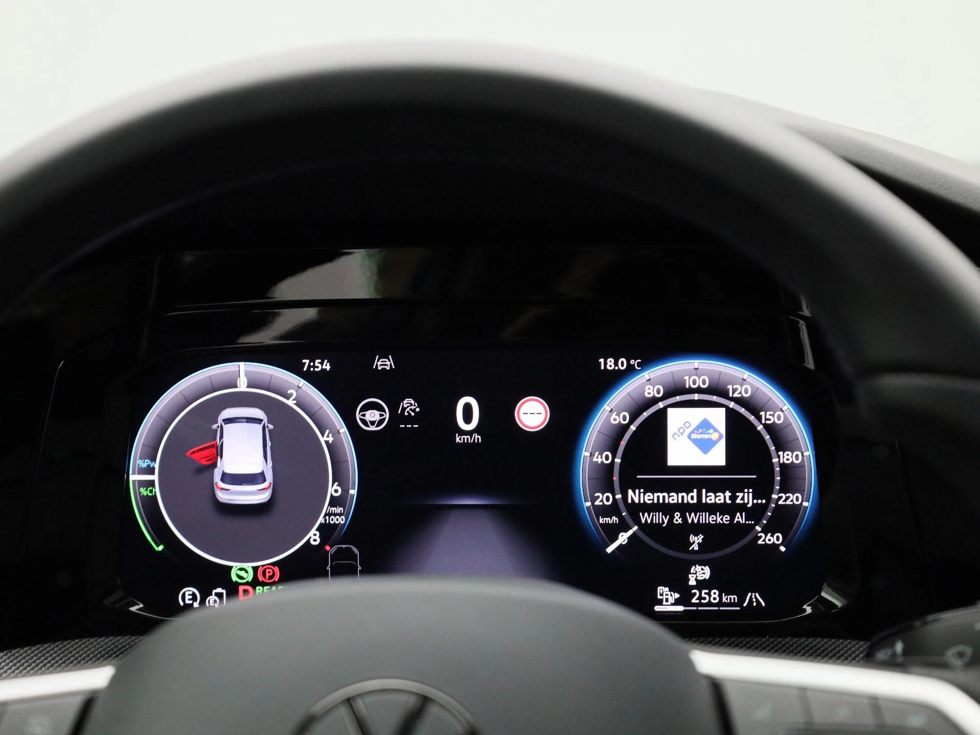 Volkswagen-Golf-image-7