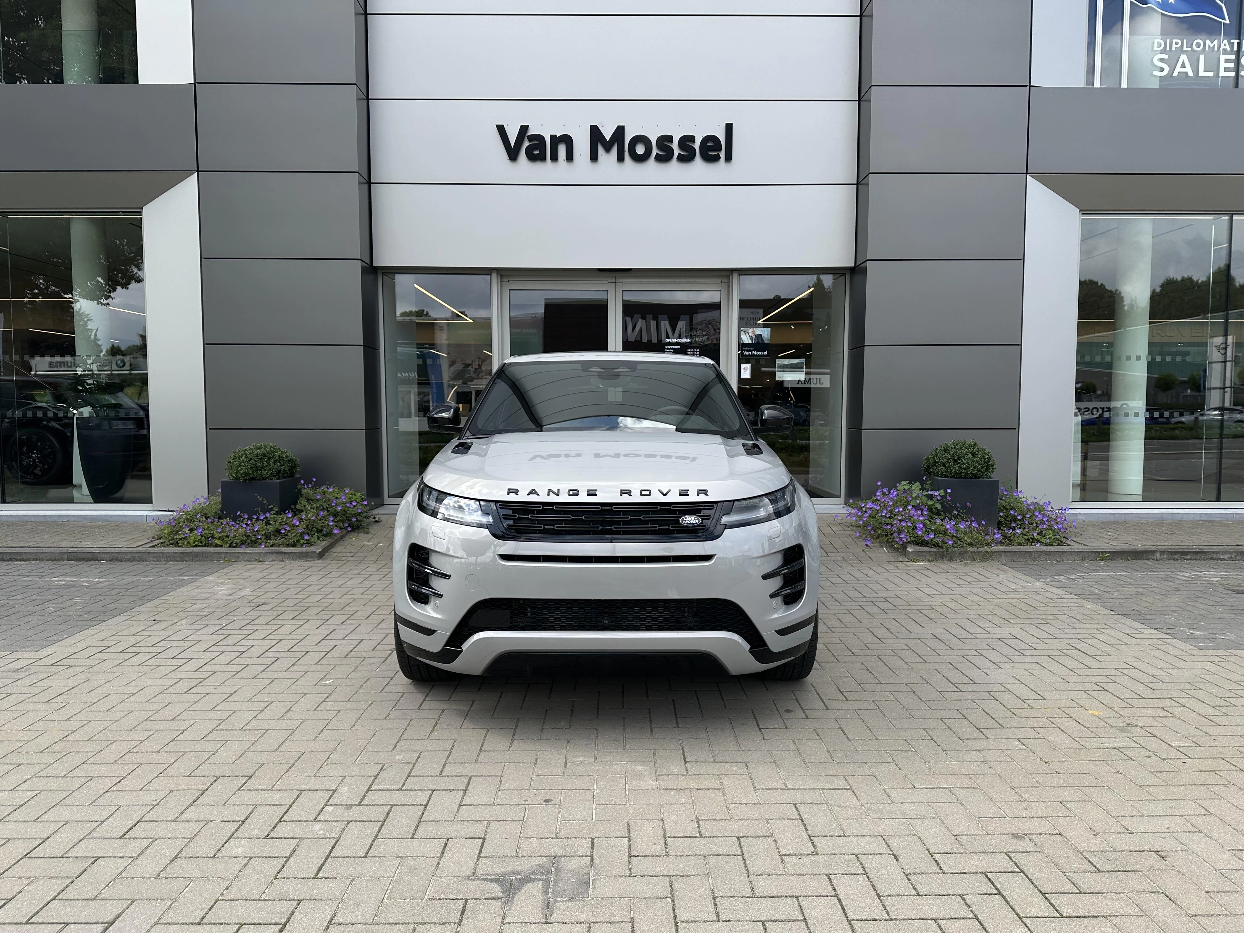 Land Rover-Range Rover Evoque-image-1