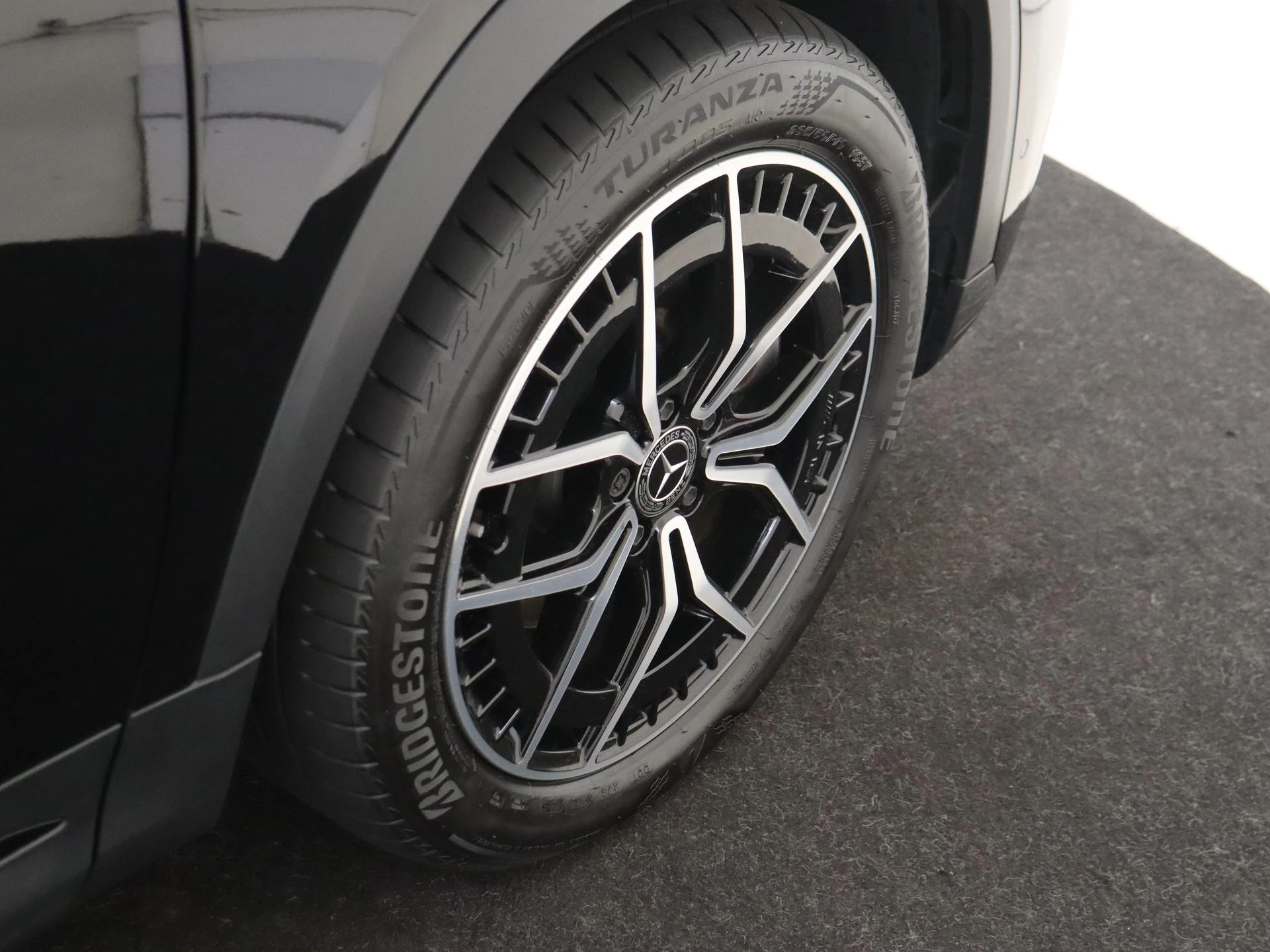 Mercedes-Benz-EQA-image-32