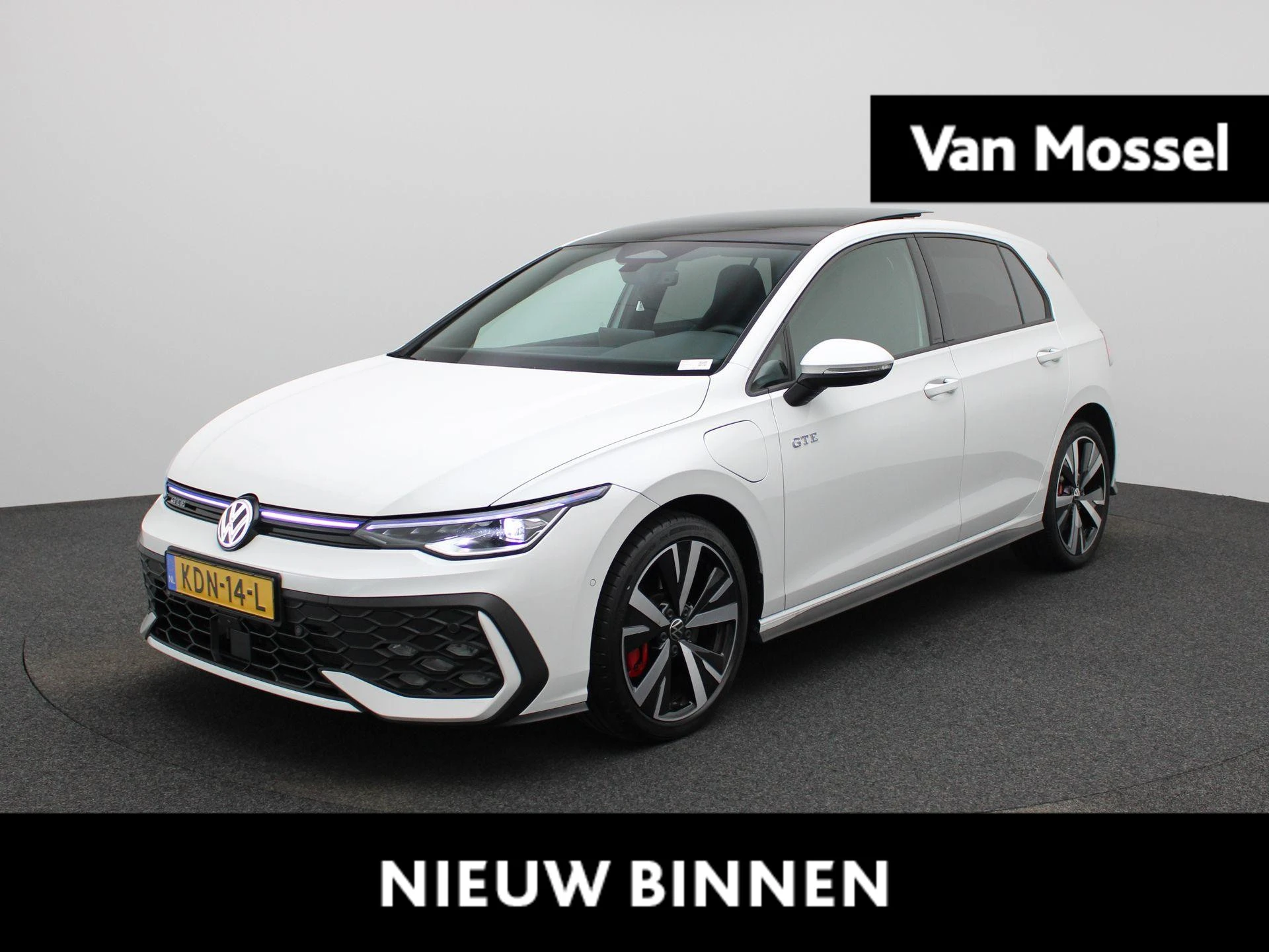 Volkswagen-Golf-image-0