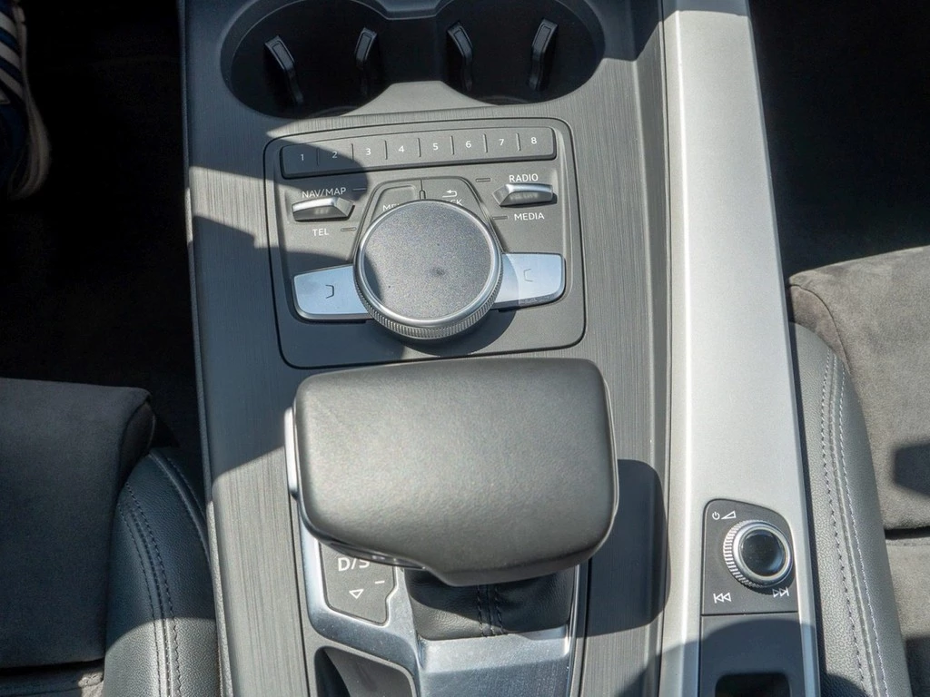 Audi A4 allroad 45TFSI quattro Navi, AHK, Rear-View
