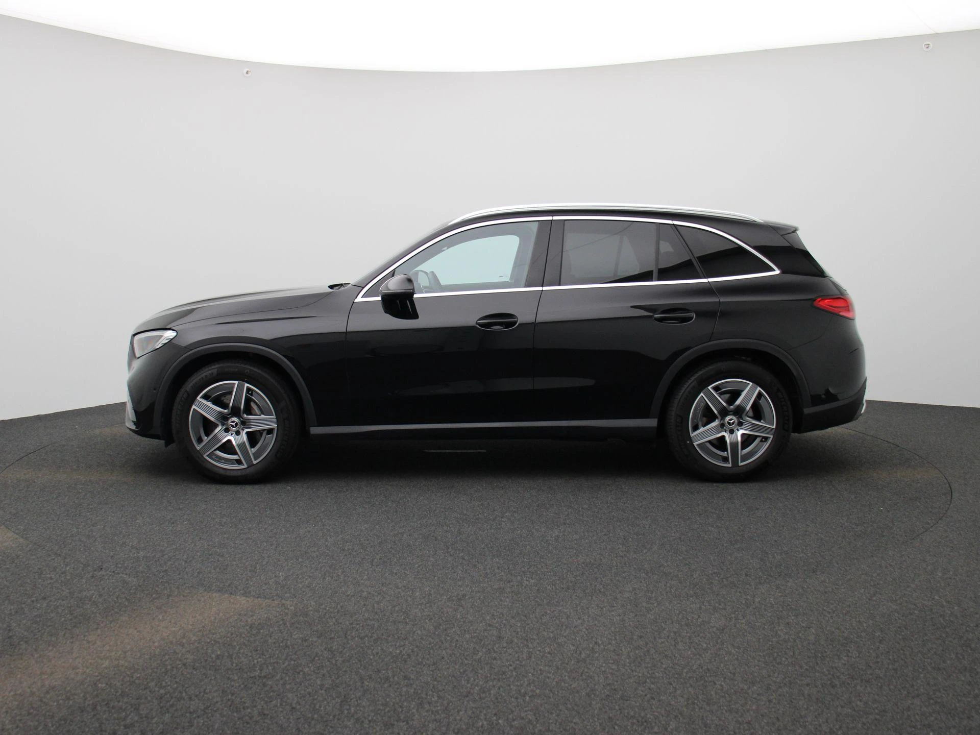 Mercedes-Benz-GLC-image-3