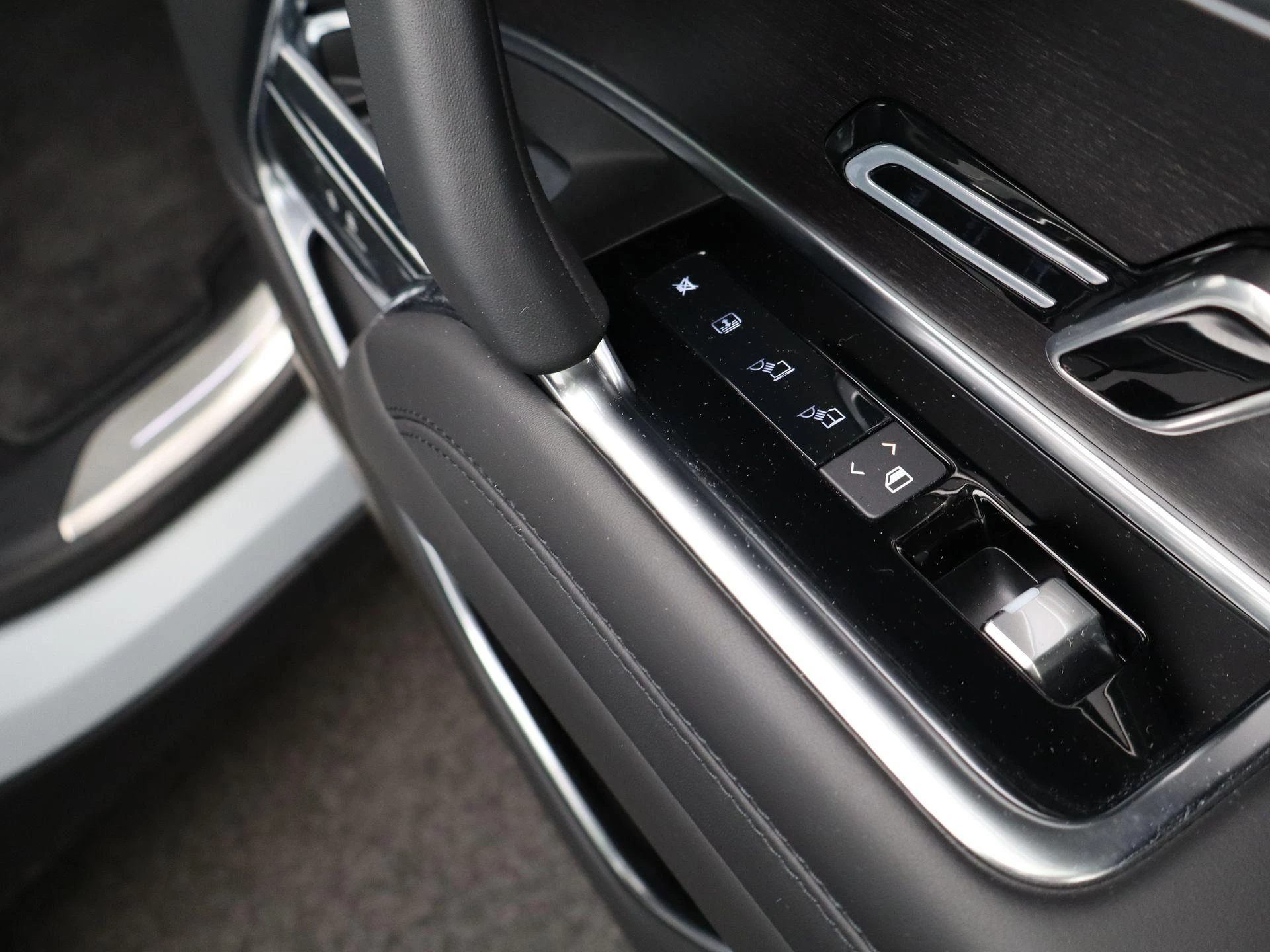 Land Rover-Range Rover-image-43