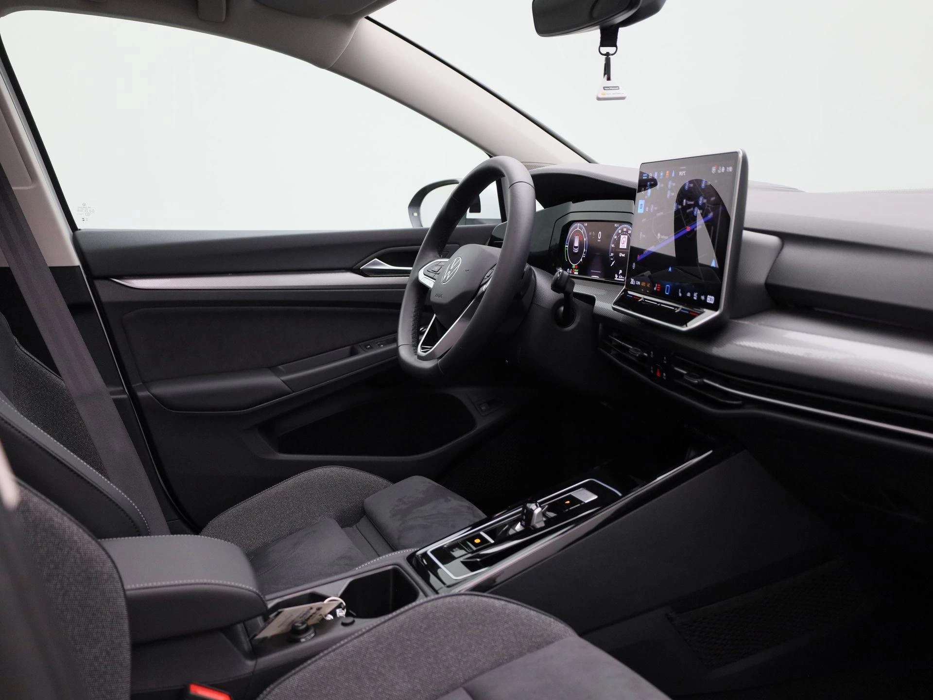 Volkswagen-Golf-image-35