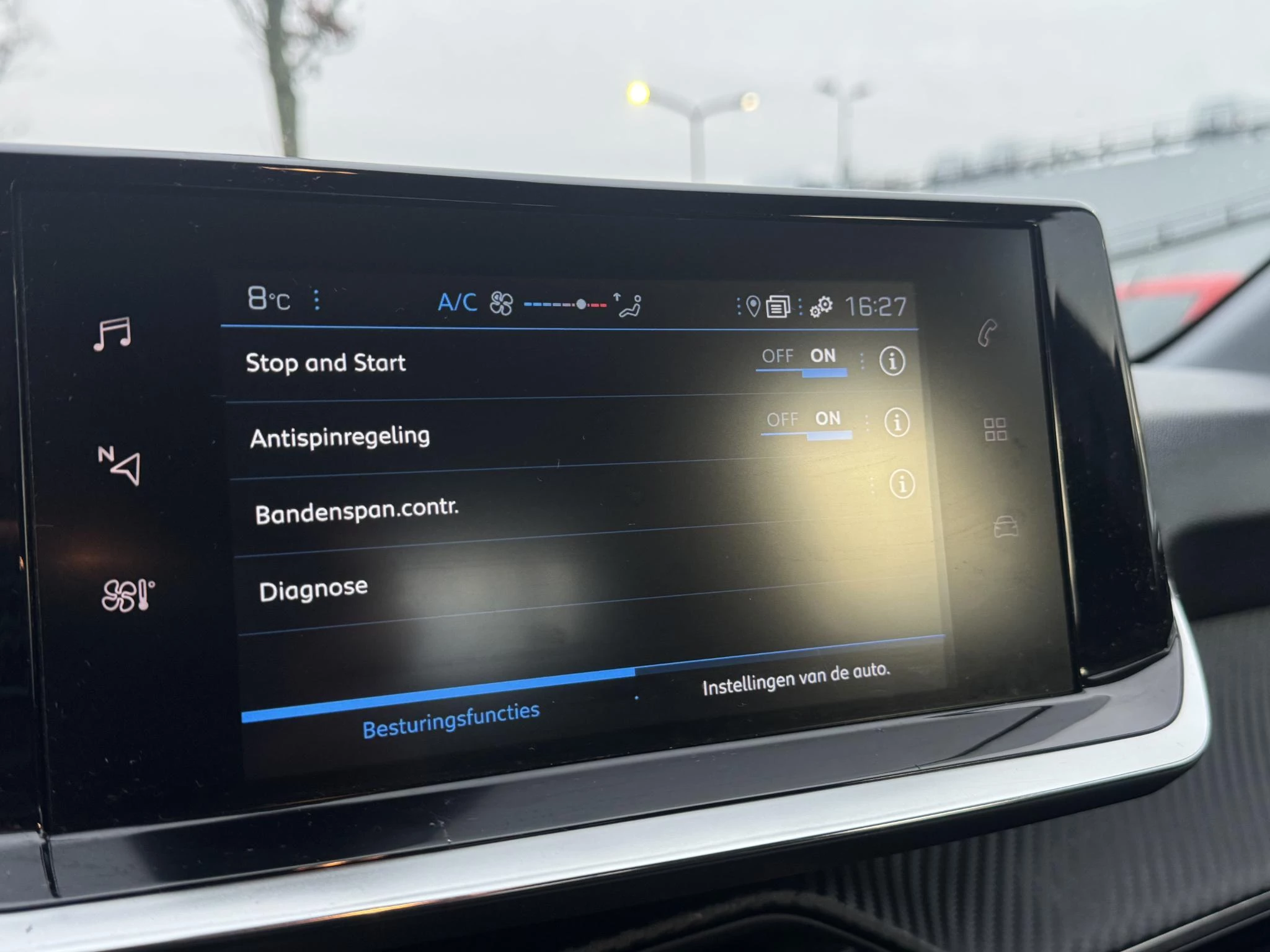 Peugeot-208-image-22