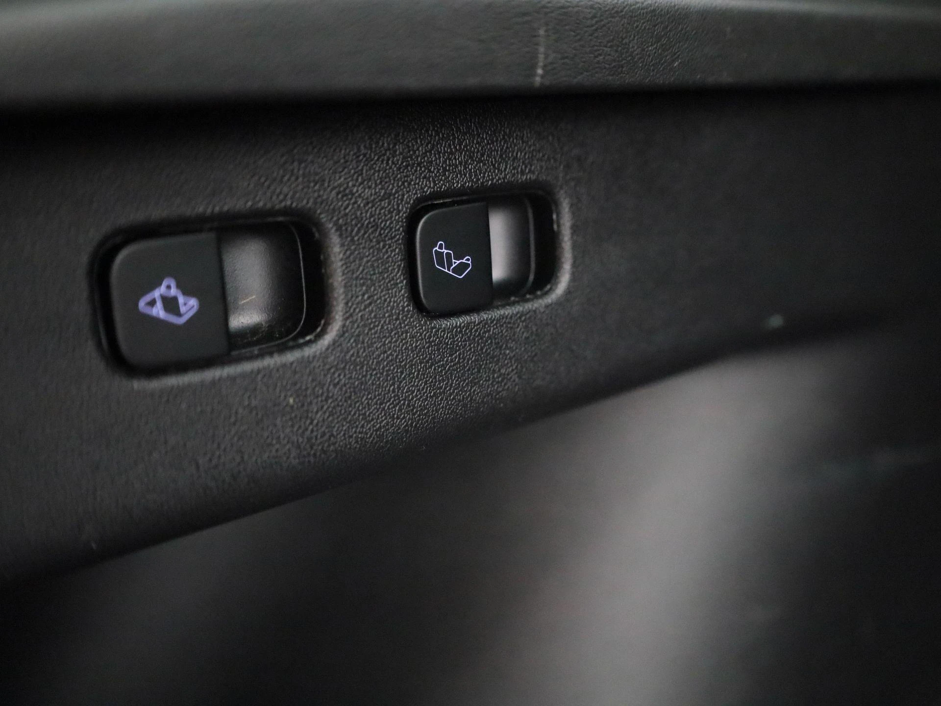 Tesla-Model Y-image-12