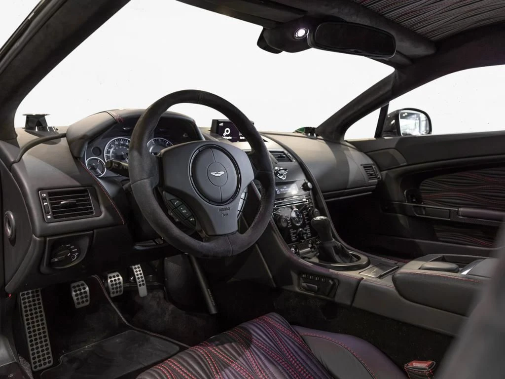 Aston Martin-V12 Vantage-image-3