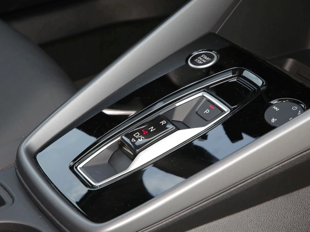 Audi A3 Sportback 45 TFSI e S line 18"|LEDER|PANO|SHZ|RFK|