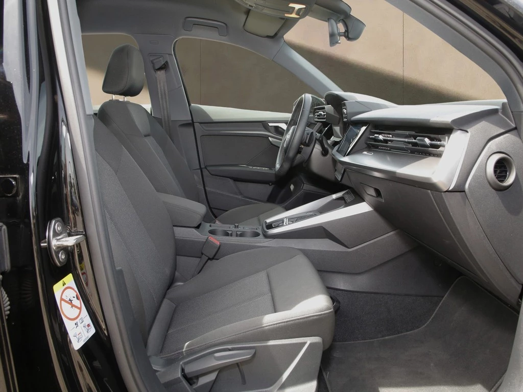 Audi A3 Sportback 30 TDI basis NAVI+VC RFK+PDC KLIMAA