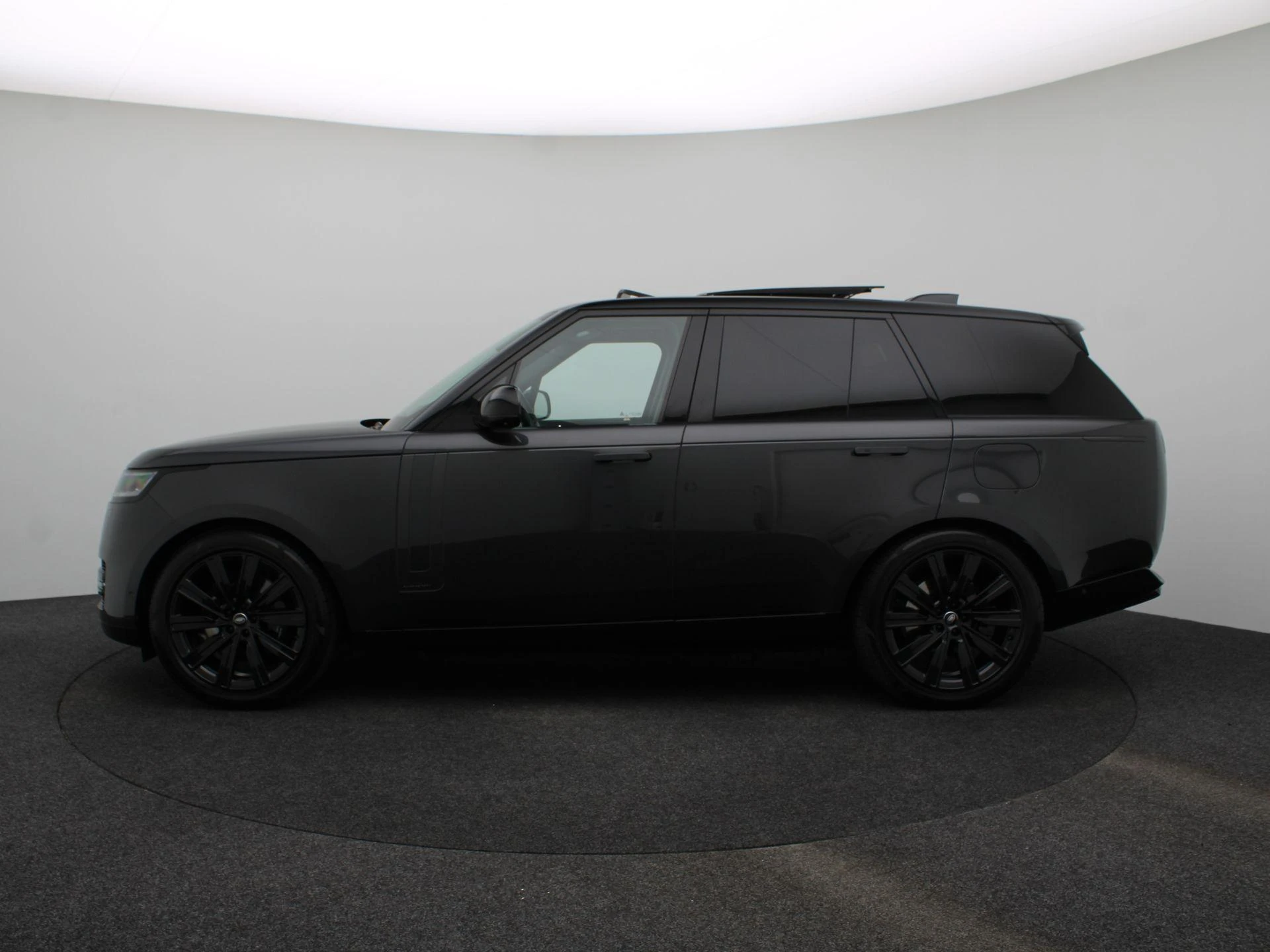 Land Rover-Range Rover-image-3
