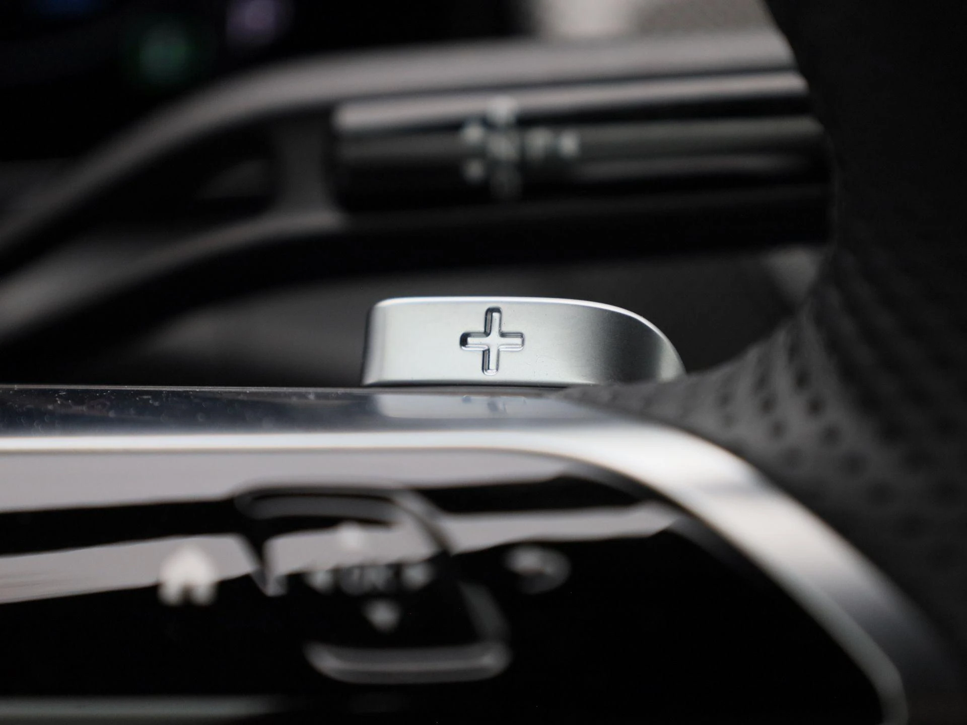 Mercedes-Benz-GLC-image-31