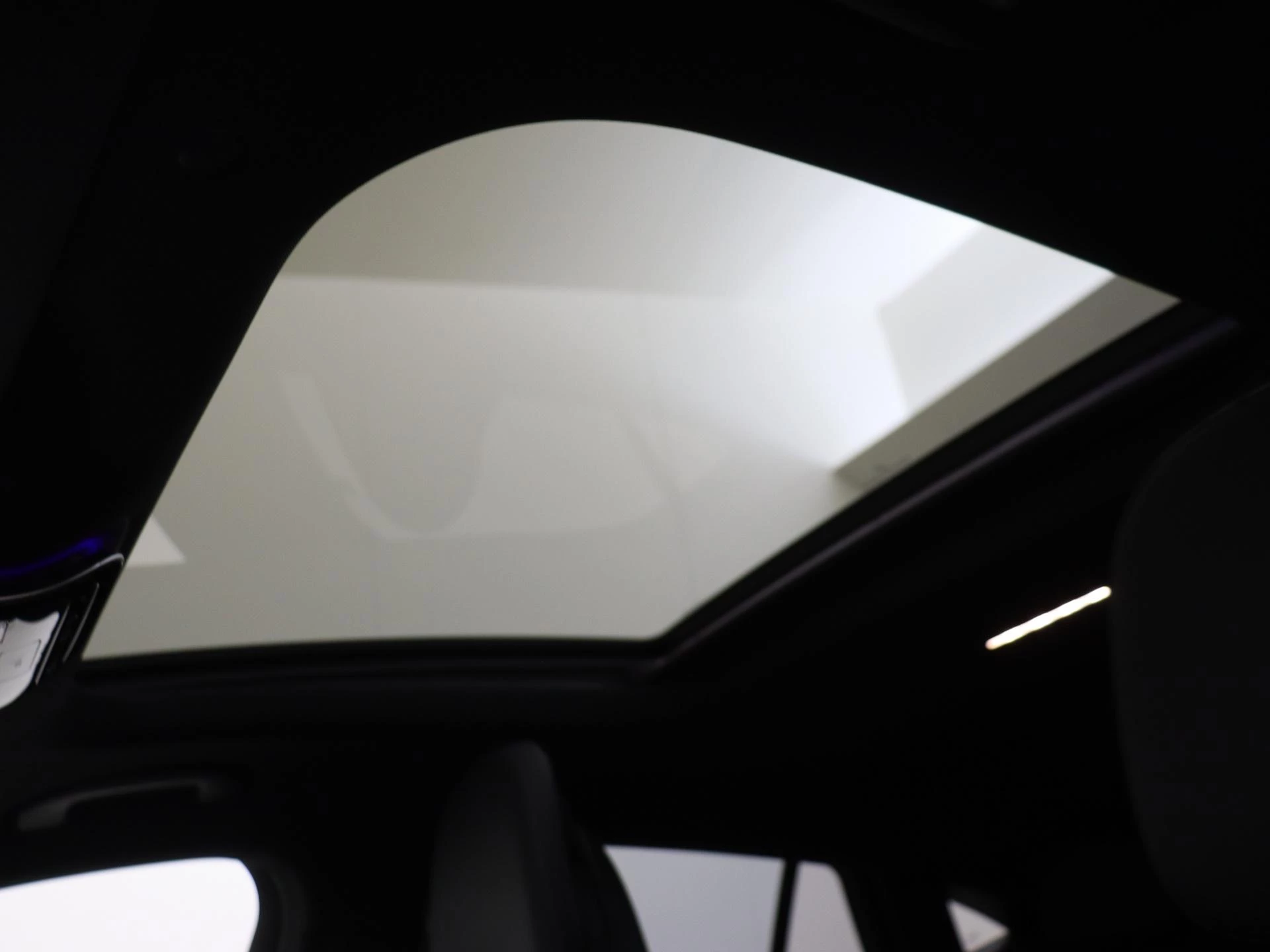 Mercedes-Benz-GLC-image-27