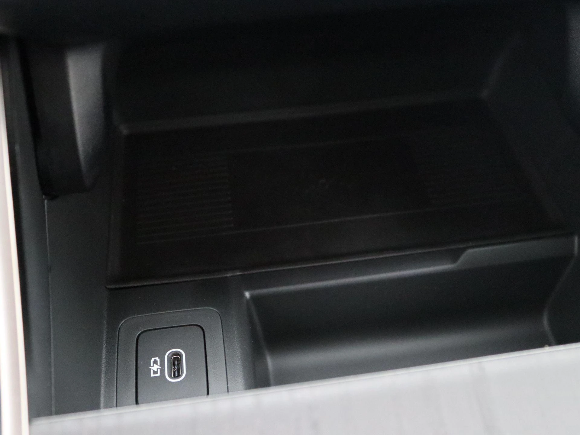 Land Rover-Range Rover Evoque-image-22