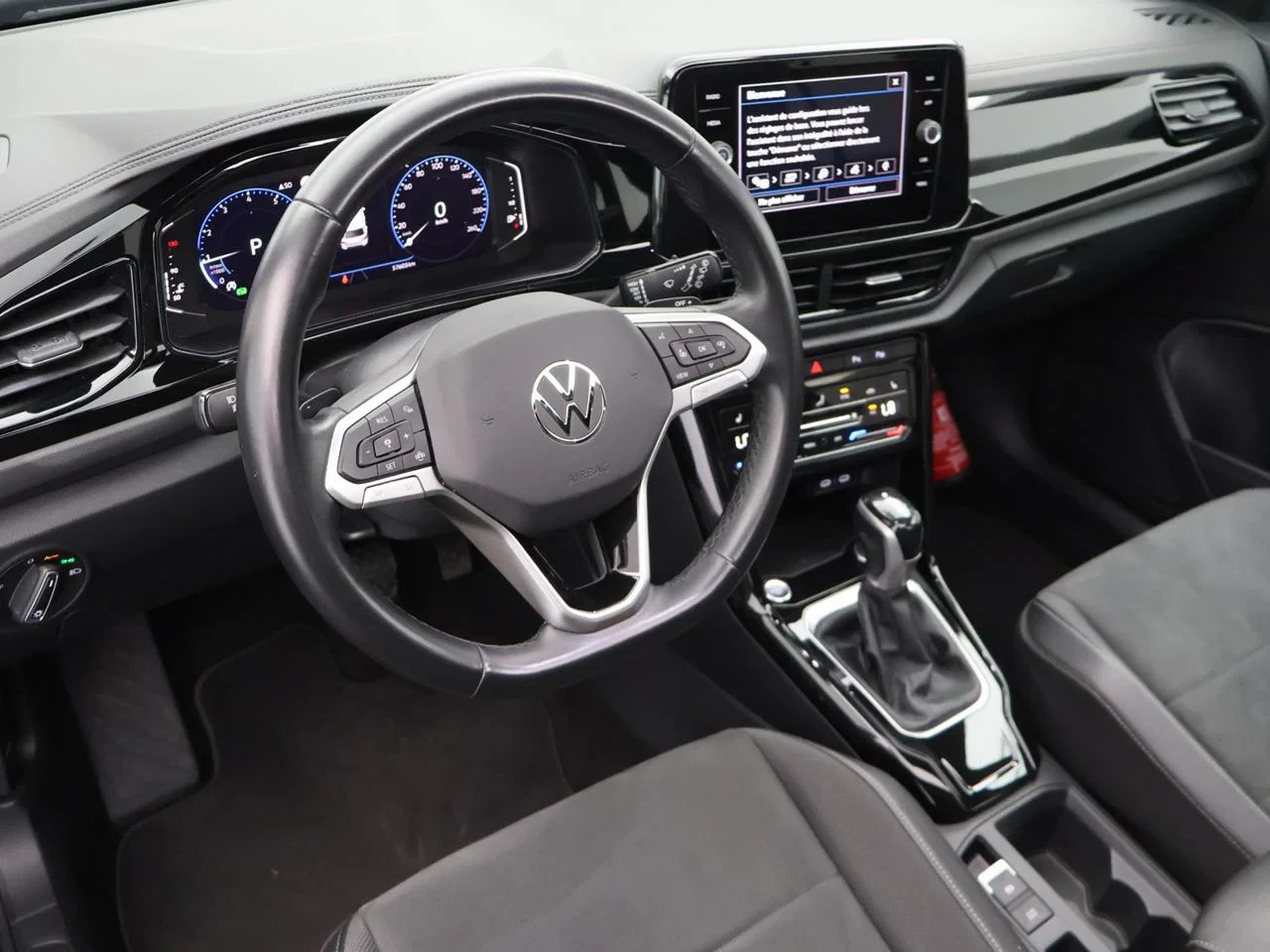 Volkswagen-T-Roc-image-8