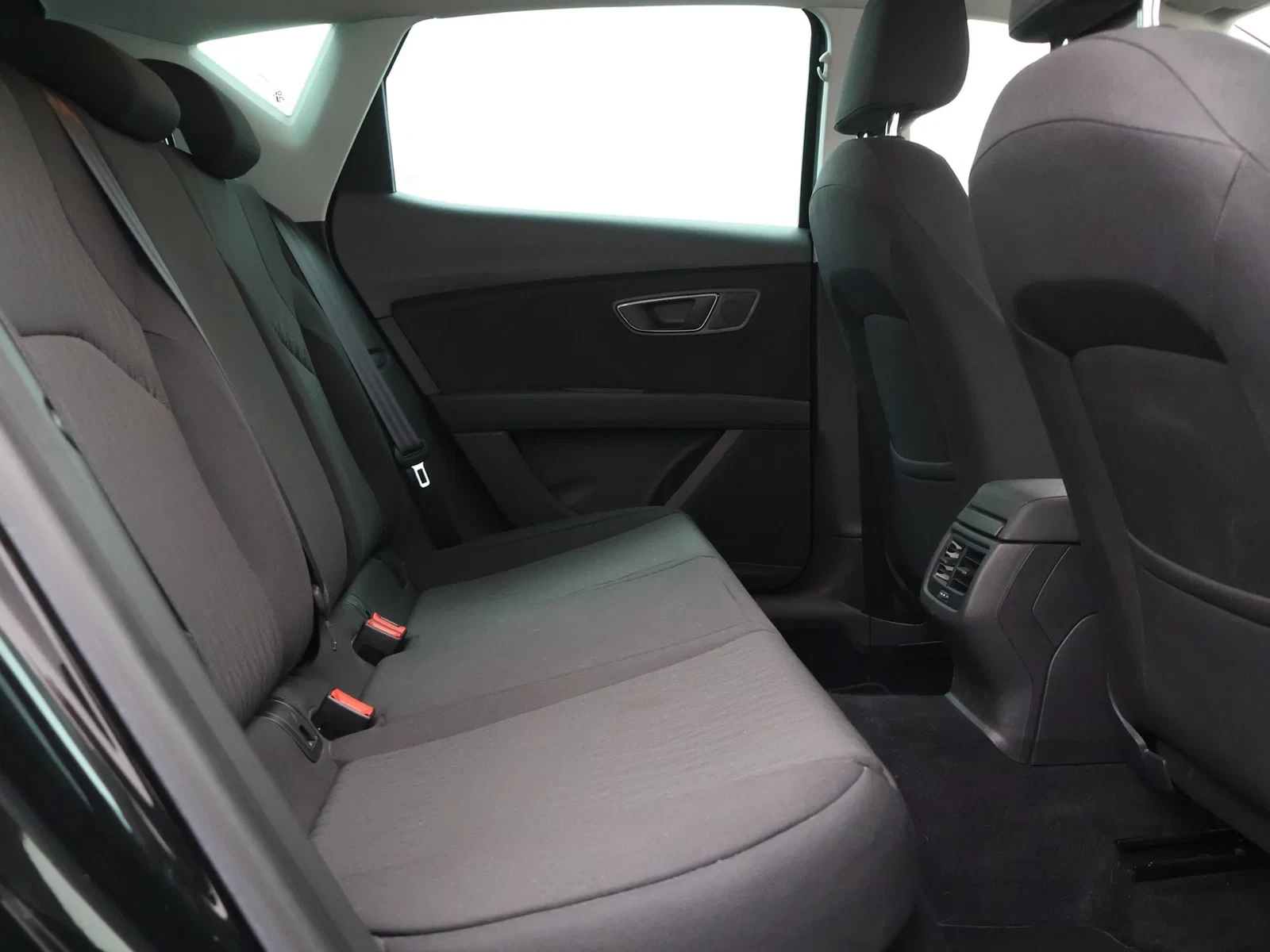 SEAT Leon Leon 1.2TSI *CRUISE CONTROL*PDC*NAVI*RADIO*AIRCO*BLTH*...*