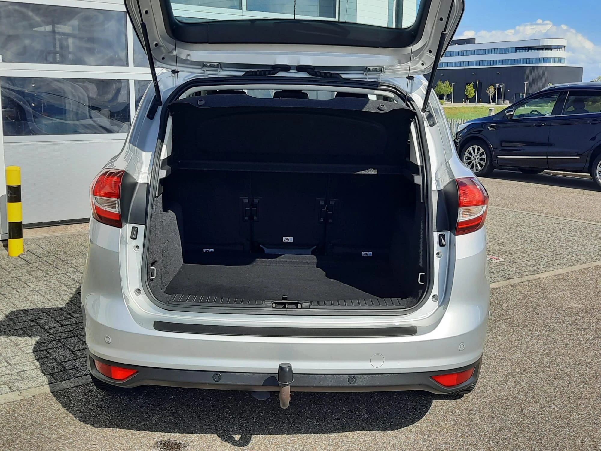 Ford-C-MAX-image-8