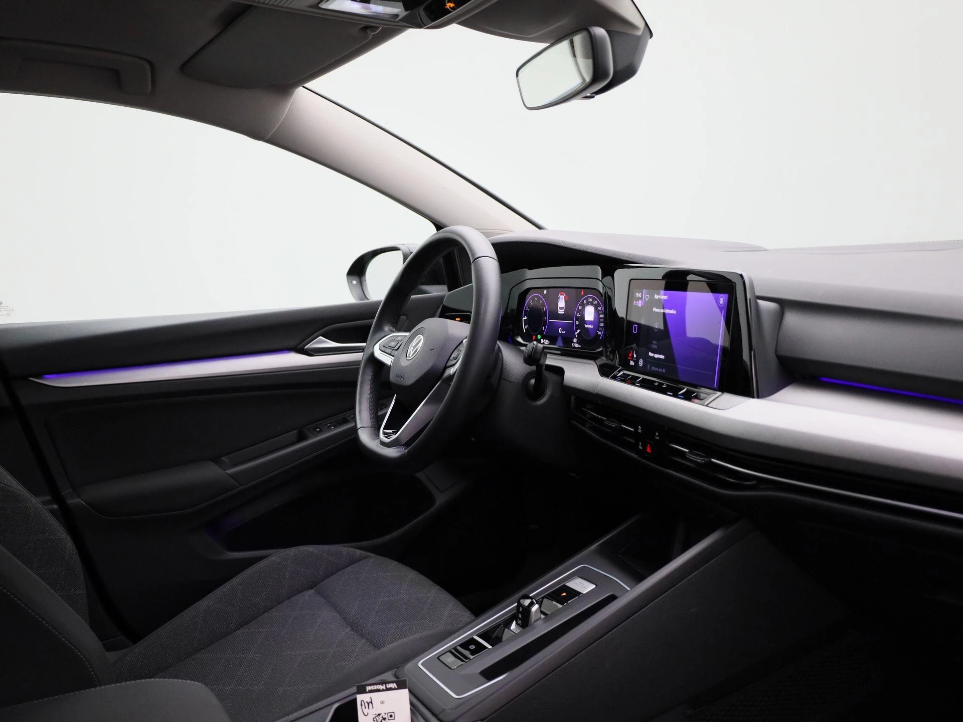 Volkswagen-Golf-image-29