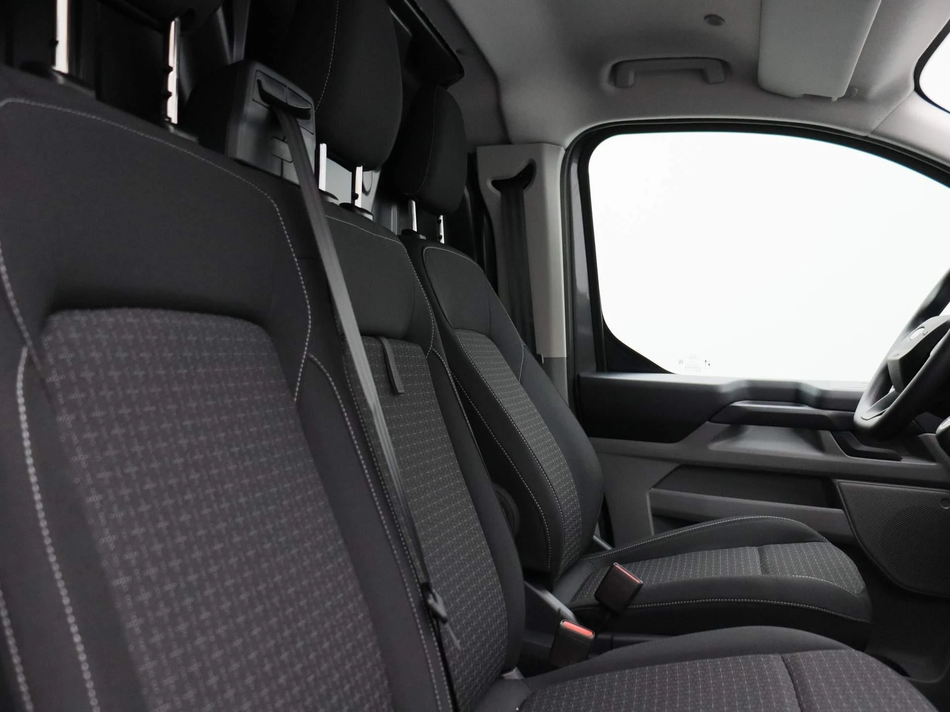 Ford-Transit Custom-image-32
