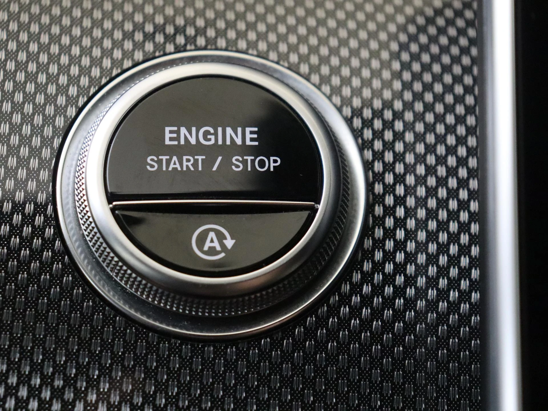 Mercedes-Benz-C-Klasse-image-21
