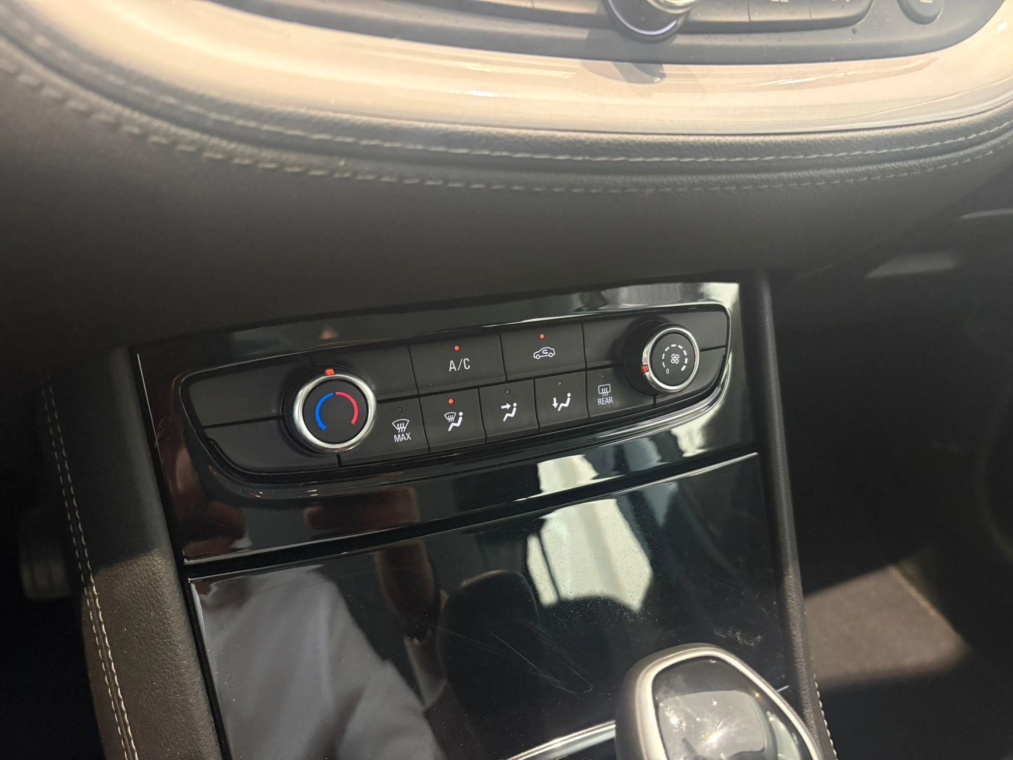 Opel-Grandland X-image-16