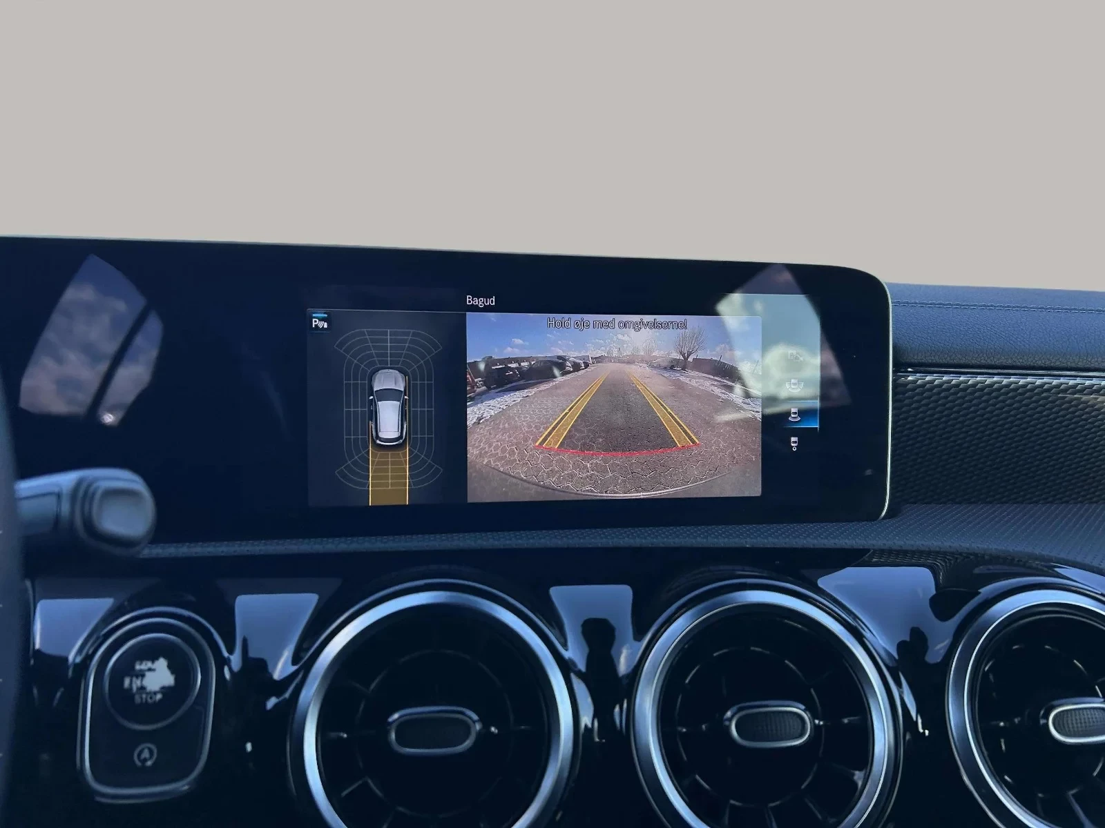 Mercedes-Benz-CLA-image-16