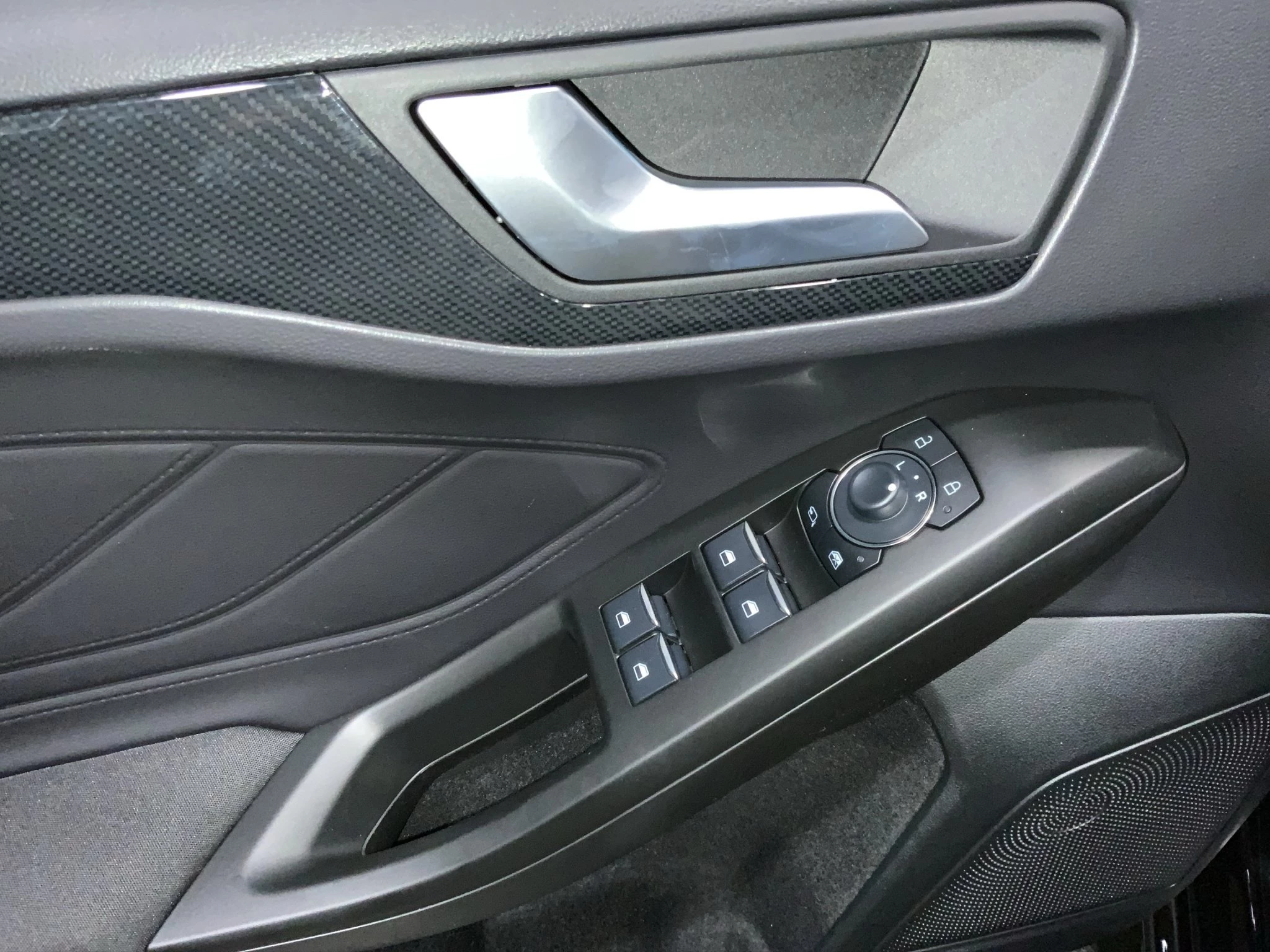 Ford Focus Turnier ST-Line X Automatik *Aktionsangebot Mailight*